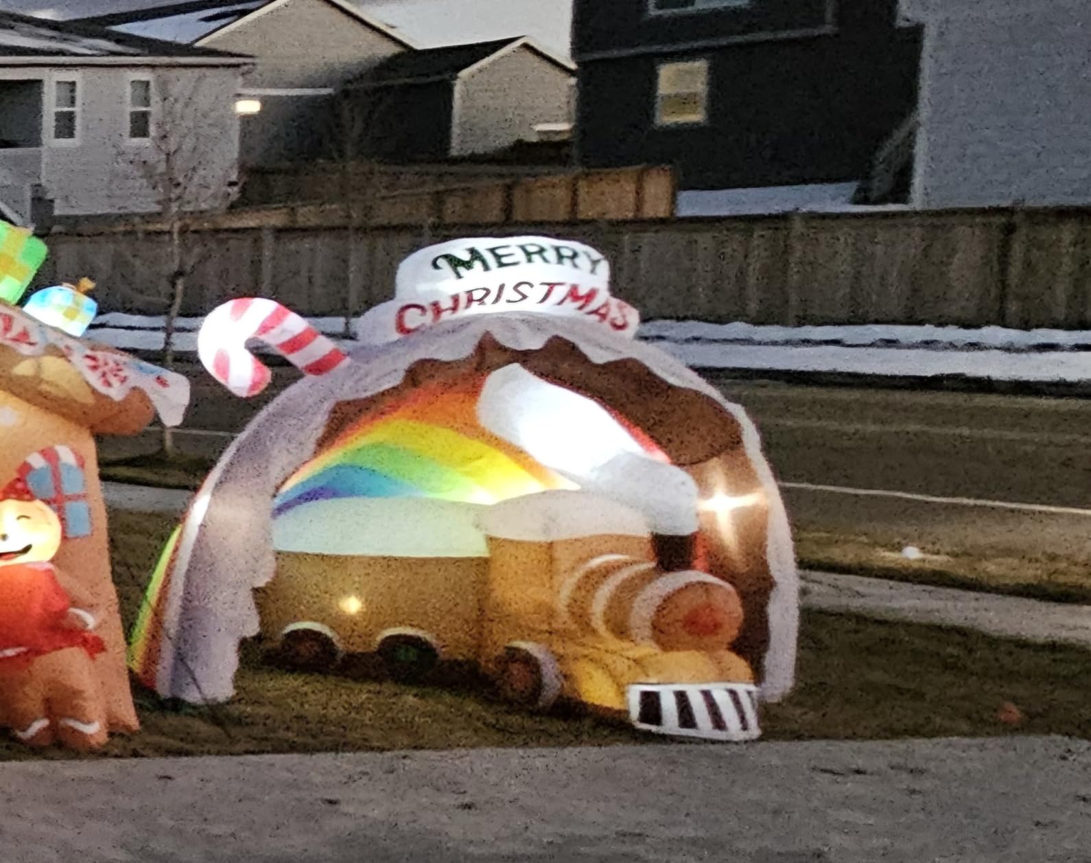9.1 Ft Christmas Train Inflatable with Rainbow Tunnel and Built-in LED Lights, Blow Up Decoration for Outdoor Garden, Lawn, Courtyard, and Holiday Parties customer photo 1