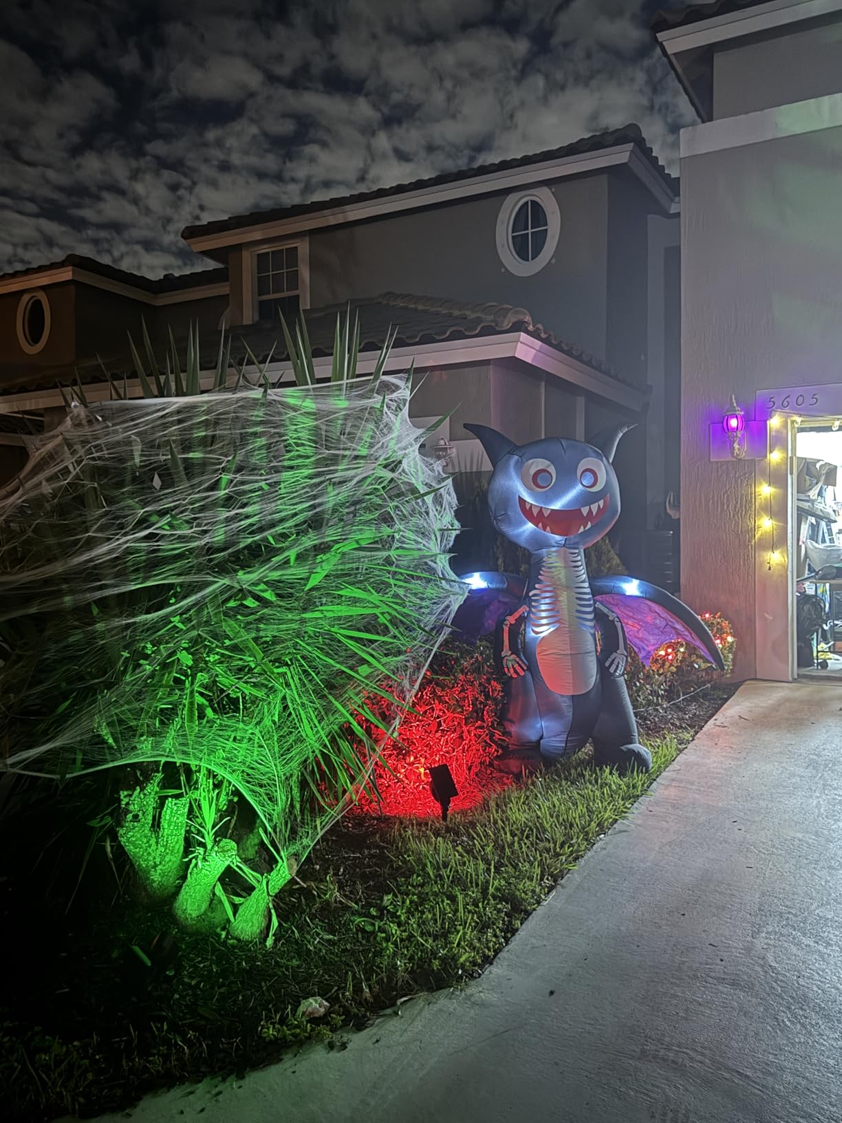 6.8 FT Halloween Inflatables Dragon with LED Lights Outdoor Decorations Blow Up Skeleton Dragon Giant Yard Decoration customer photo 1