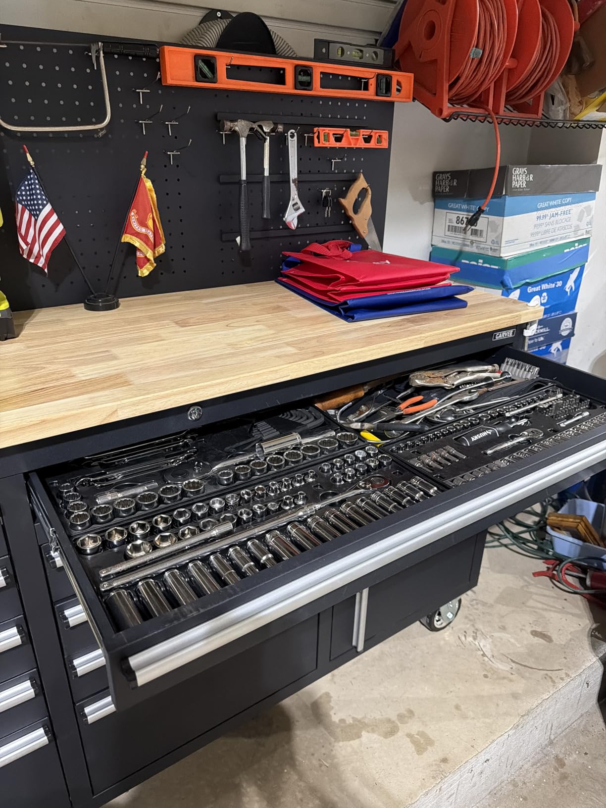 GAOMON 61-inch Rolling Tool Chest, 10 Drawers Garage Workbench Storage Tool Cabinet with Power Strip, Solid Rubber Wood Top, 1675 LBS Load Mobile Workstation, Heavy Duty Rolling Cabinet customer photo 1