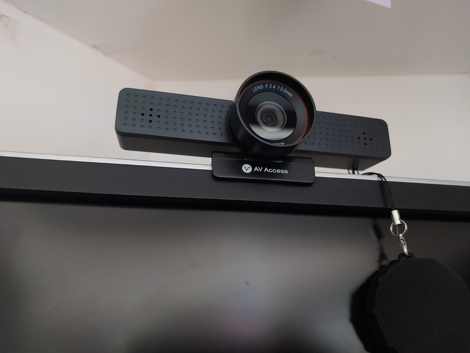 All-in-One Conference System: 4K AI PTZ Webcam with Dual Lens + Wireless USB/Bluetooth Speakerphone, AI Framing and Presenter Tracking, 15x Zoom, 360 Mic, Zoom/Teams/Webex Compatible for Meeting Room customer photo 2