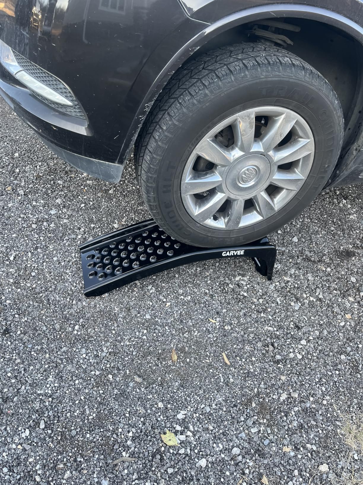 Garvee 8 in Lift Solid Steel Car Ramp 8000 LBS Capacity, 2000 LBS Per Ramps, Heavy Duty Truck Ramps for Car Repair, 2 Pack customer photo 2