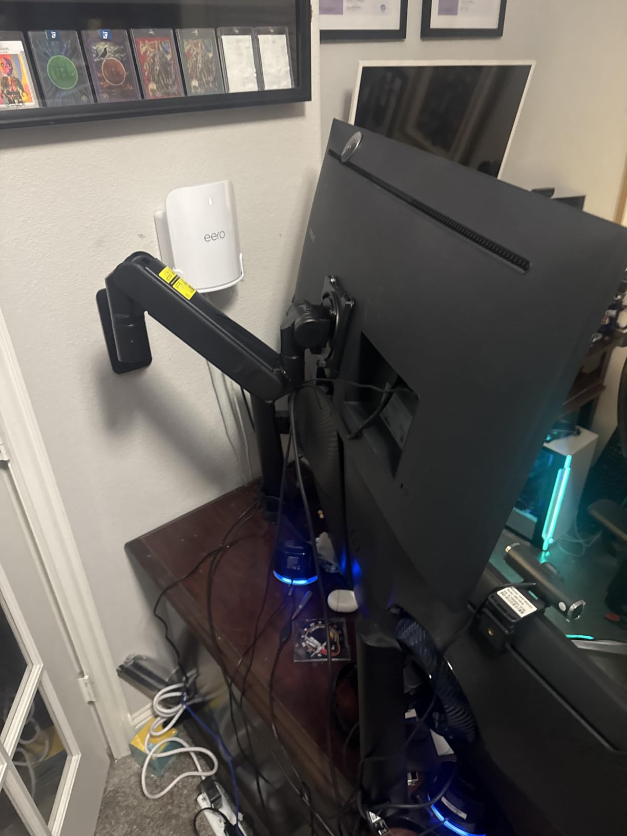 ARES WING Dual Monitor Wall Mount for 24-57 Inch Ultrawide Screens, Premium Heavy Duty Monitor Arm Holds 60 lbs, Full Motion Gas Spring, Bearing Head for Easy Adjustment, 75/100 VESA Mount, White customer photo 1
