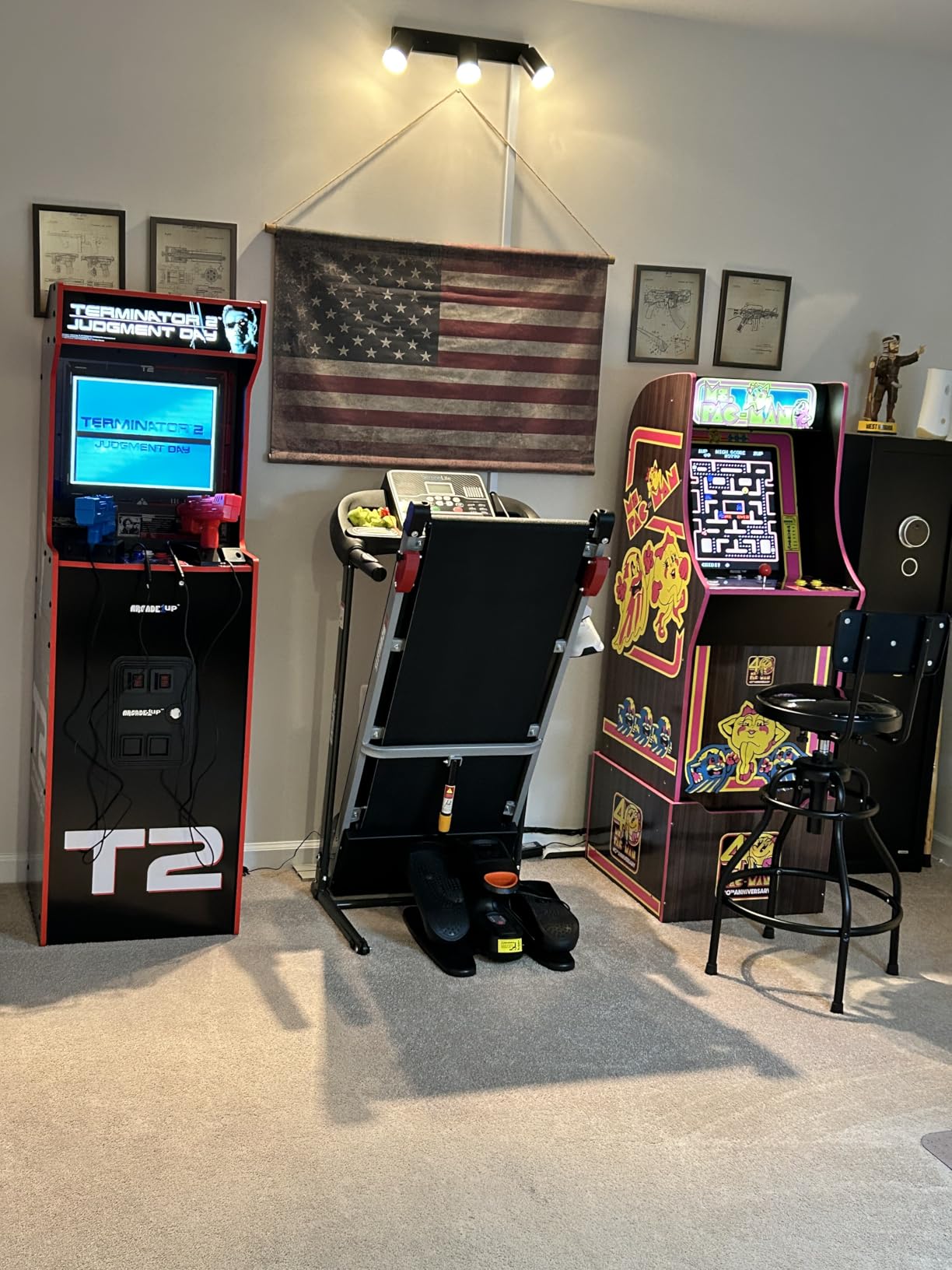 Arcade1Up Terminator 2 Deluxe Arcade Machine customer photo 2