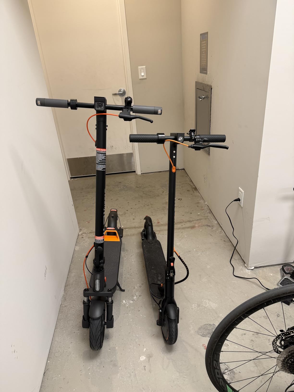MEGAWHEELS Electric Scooter,Electric Scooter Adults Teens,10in Pneumatic Tires,350/500/600W Motor,19/31 Miles Range,15.5mph E Scooter with Smart APP Control for Commuting, Outdoor, Short Travel Gift customer photo 1