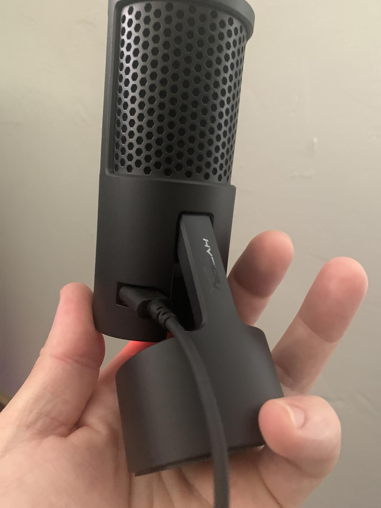 HyperX SoloCast 2 - Gaming USB Condenser Mic for PC, USB-C to USB-A, Built-in Pop Filter, Internal Shock Mount, Plug and Play, 24-bit / 96kHz, Compact Tiltable Stand - Black customer photo 1