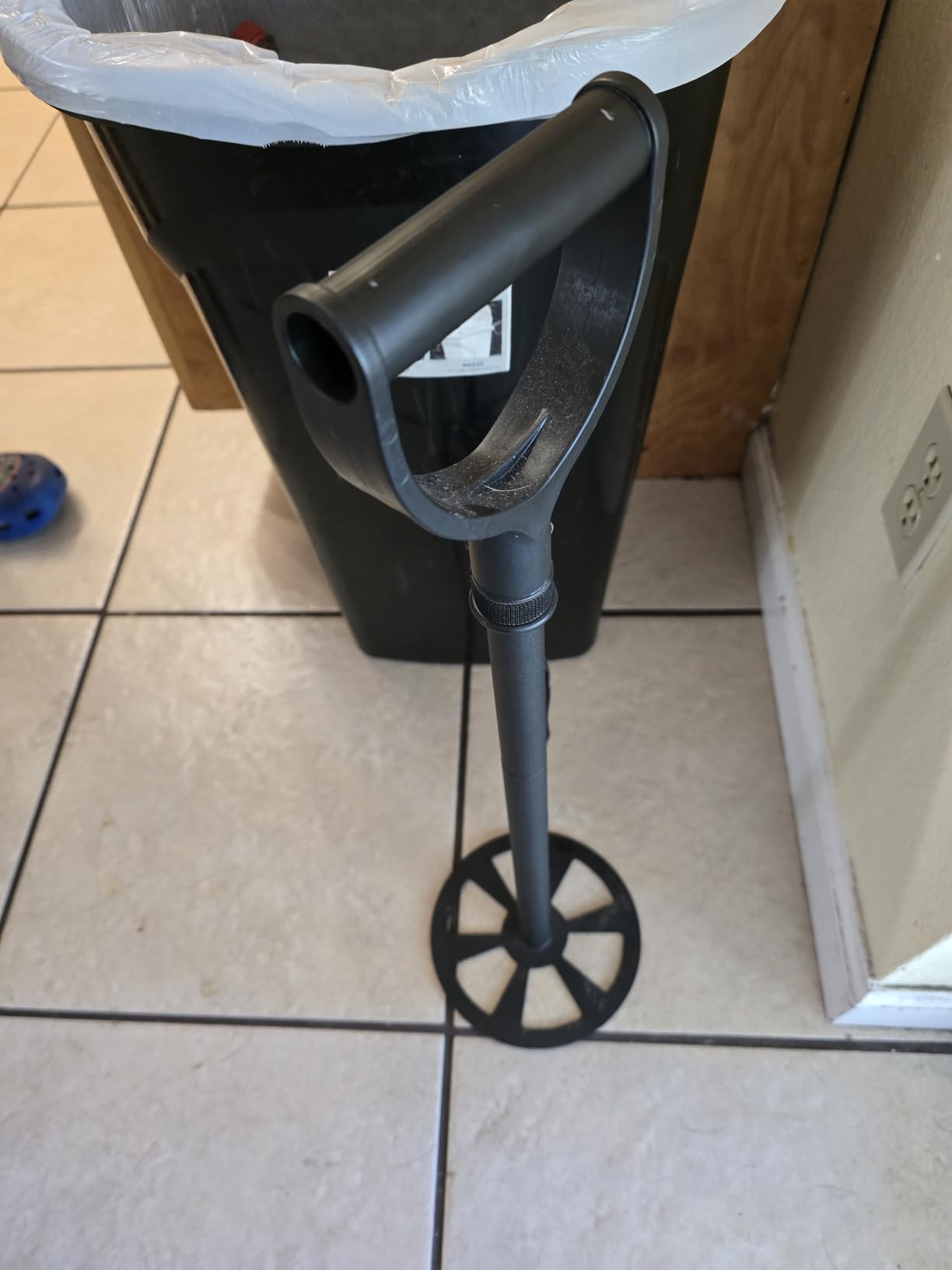 Trash Compactor for Kitchen, 25.5 inch Manual Trash Compactor, All Metal Waste Compressor Outdoor Garbage Tamper Press Tool for Small Bins-Saves Bags/Can Space-Easy to Use Clean/Store customer photo 1