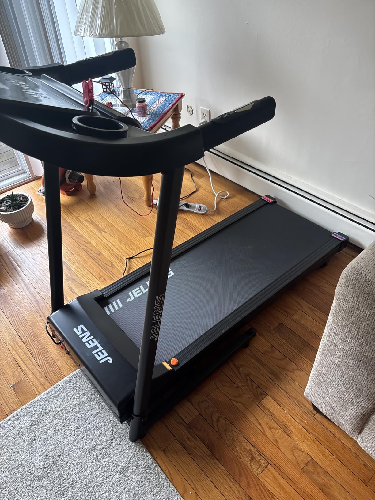 JELENS Treadmill for Home with 0-15% Auto Incline, Foldable Walking Pad Treadmill with 330LBS Weight Capacity and Pulse Sensors, 3.0HP Quiet Walking Pad with App and LCD Display customer photo 1