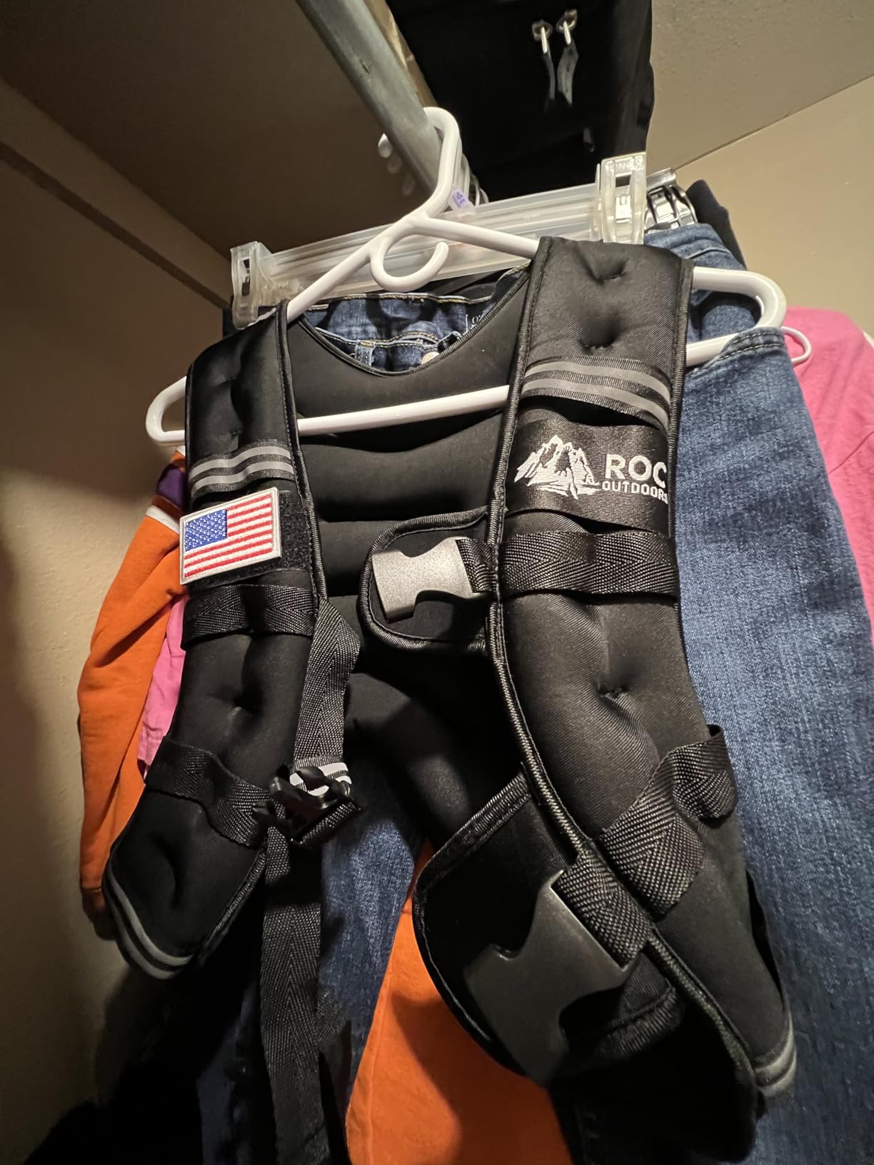 Roc Outdoors Weighted Vest W/ Rub-Free Technology for Woman and Men, 5lb/10lb/15lb/20lb/30lb Weight Vest with Reflective Stripe for Workout, Strength Training, Running, Walking, Fitness, Weight Training, Weight Loss, Weightlifting customer photo 2