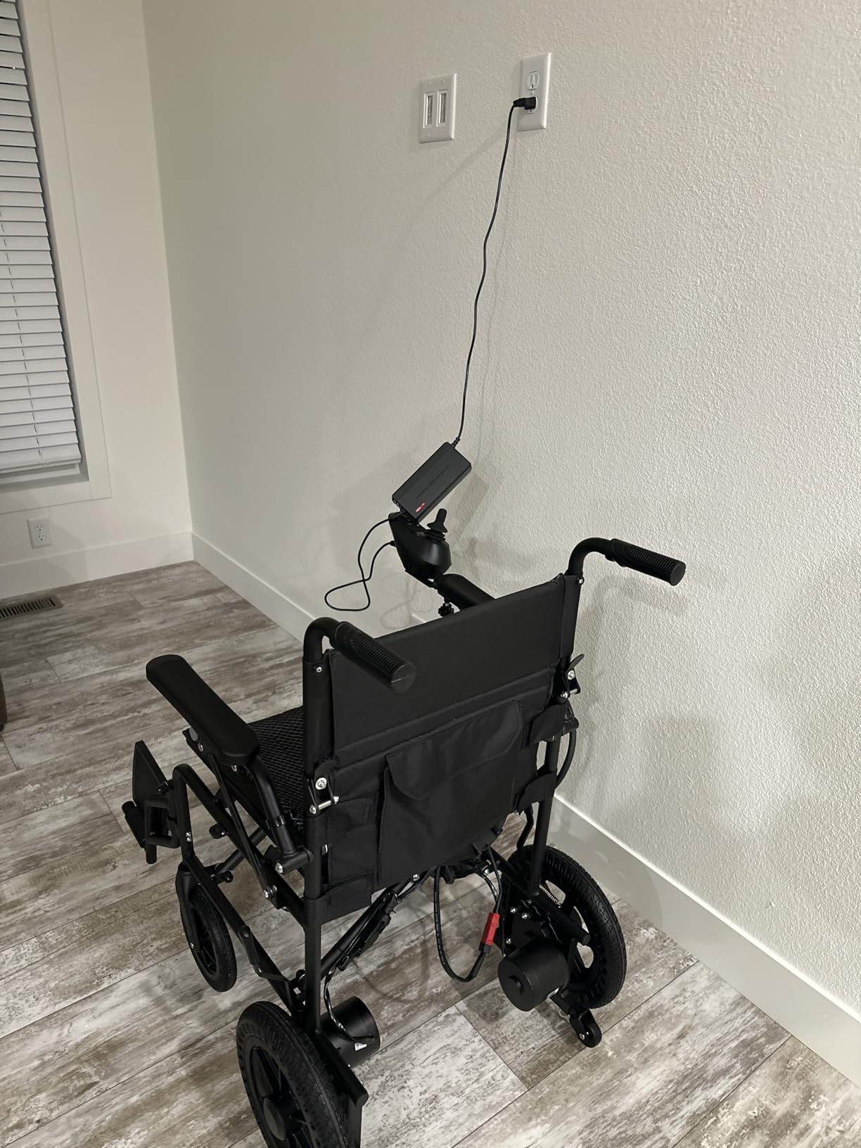 [2026 Upgrade] Hassky Electric Wheelchair for Adults Foldable, 15 Miles Range Motorized Wheelchair, All Terrain Power Wheelchairs for Seniors Supports Up to 350 lbs Black customer photo 1