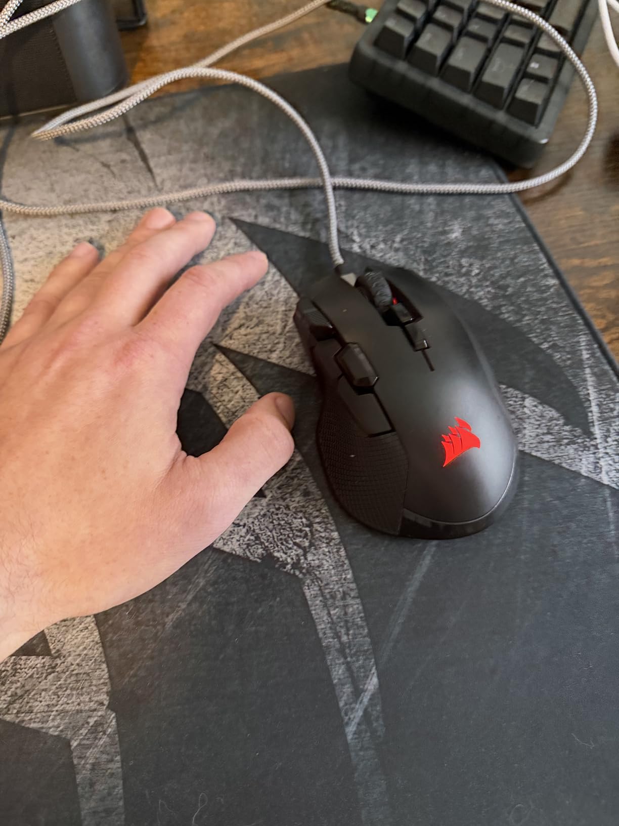 Corsair IRONCLAW Wireless SE Gaming Mouse - 26,000 DPI, Ergonomic Design for Larger Hands, 10 Programmable Buttons, for MOBA, FPS, MMO - Black customer photo 1