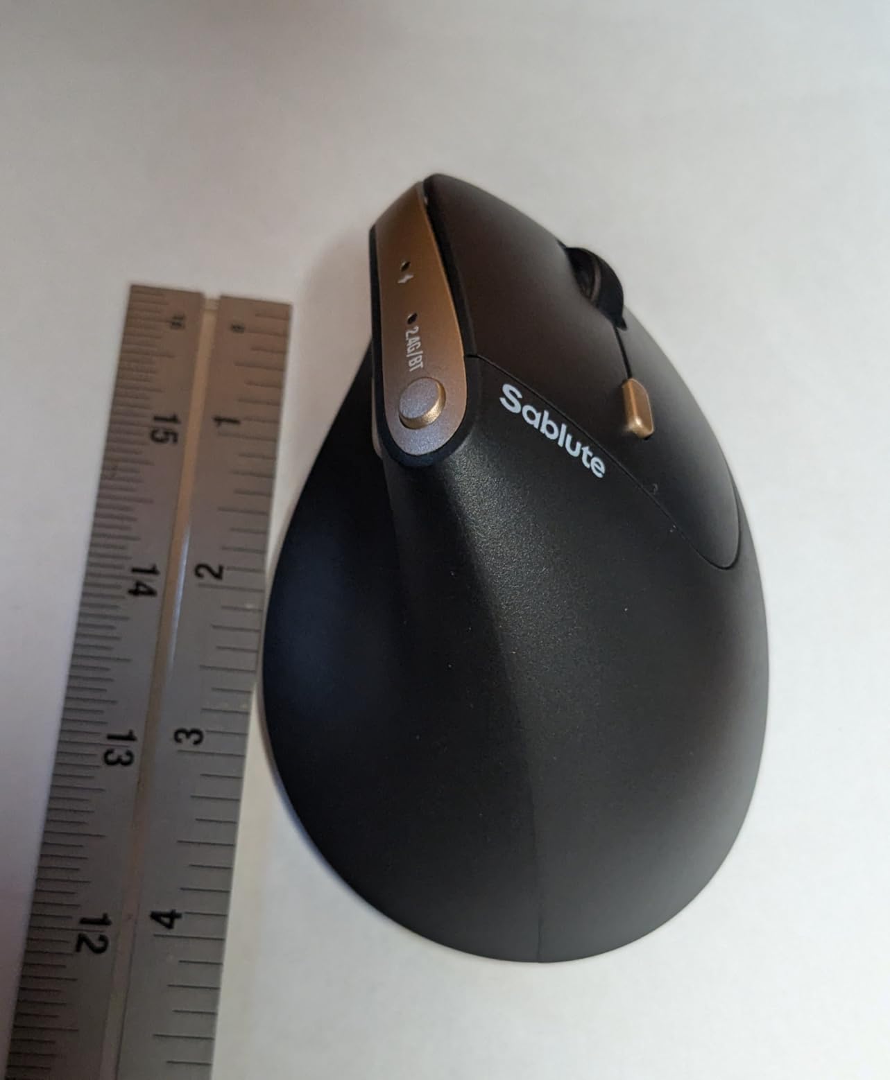 SABLUTE MAM3 Ergonomic Mouse, Bluetooth Mouse for Small/Medium Hands, Dual-Device Connectivity for Computer/Laptop, Rechargeable Wireless Vertical Mouse with 4 Adjustable DPI for Window, Mac OS, Black customer photo 2