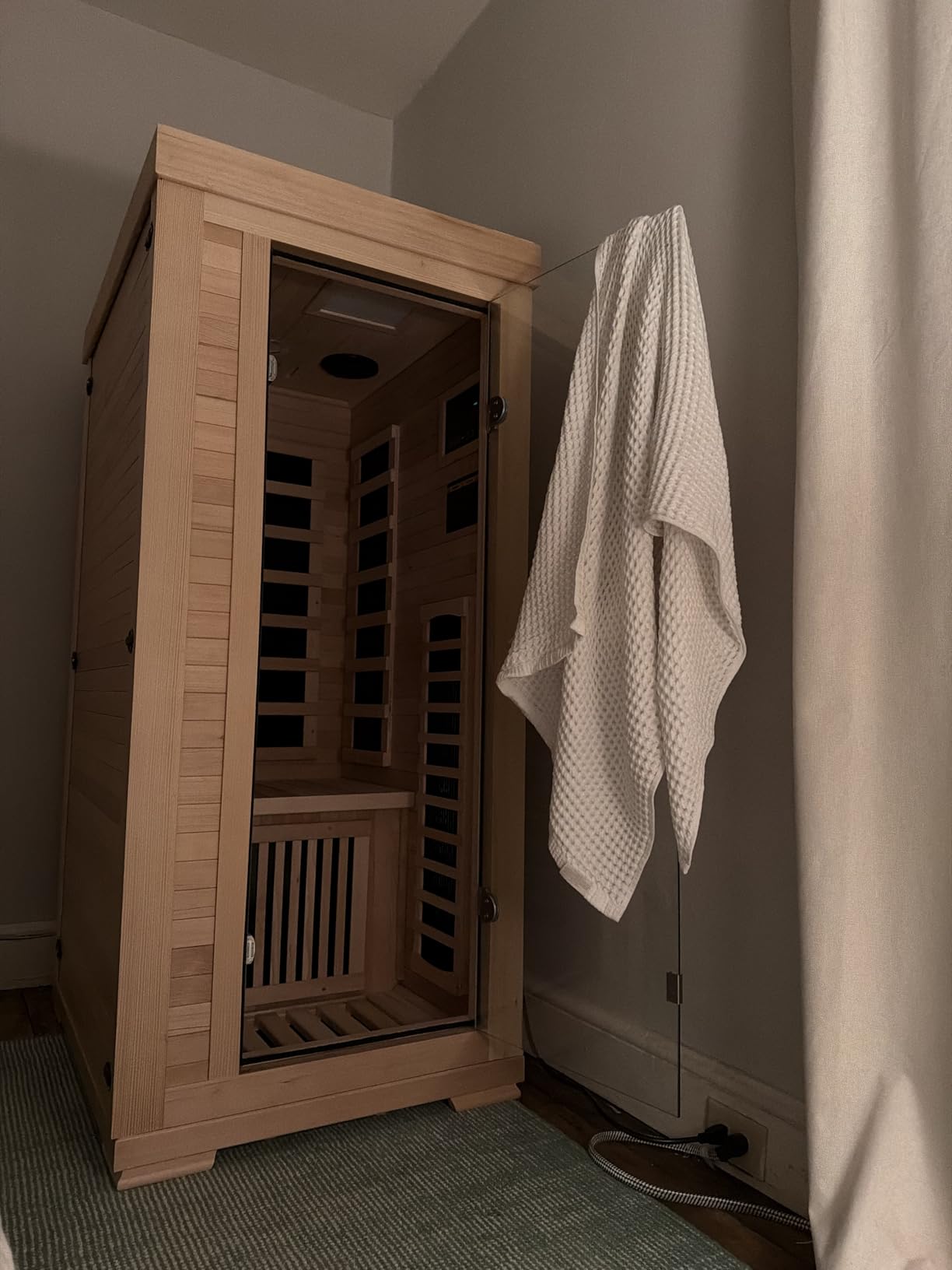 ENSTVER Infrared Wood Sauna 6.4Ft 1-2 Person, Luxury Full Spectrum Far Infrared Sauna Features Low EMF 1745w 7-Light Dynamic & Music Speakers customer photo 2