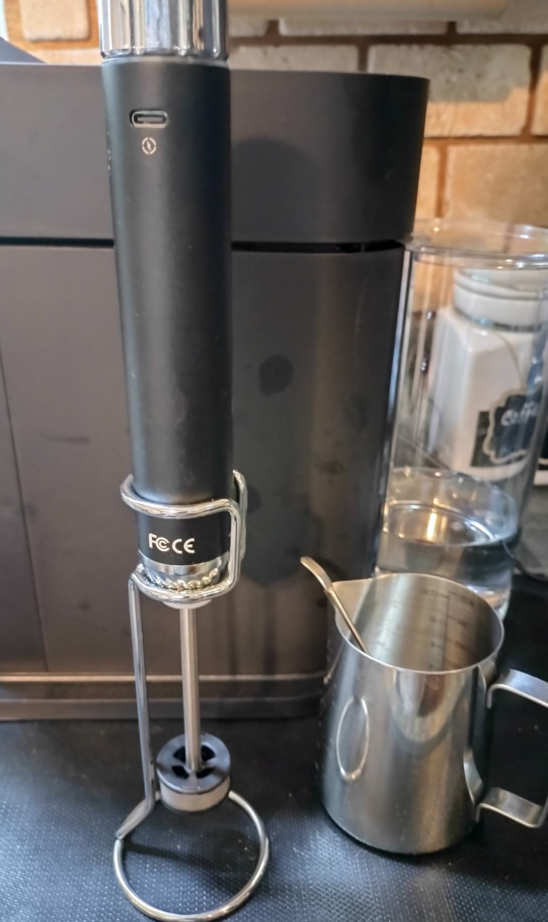 Maestri House Barista-Grade Milk Frother, LunaFro Art Rechargeable Handheld Frother with Stepless Speed Control, Silicone Dot-Pad with IPX6 Waterproof, Latte Art-Level Microfoam for Latte & Flat White customer photo 1