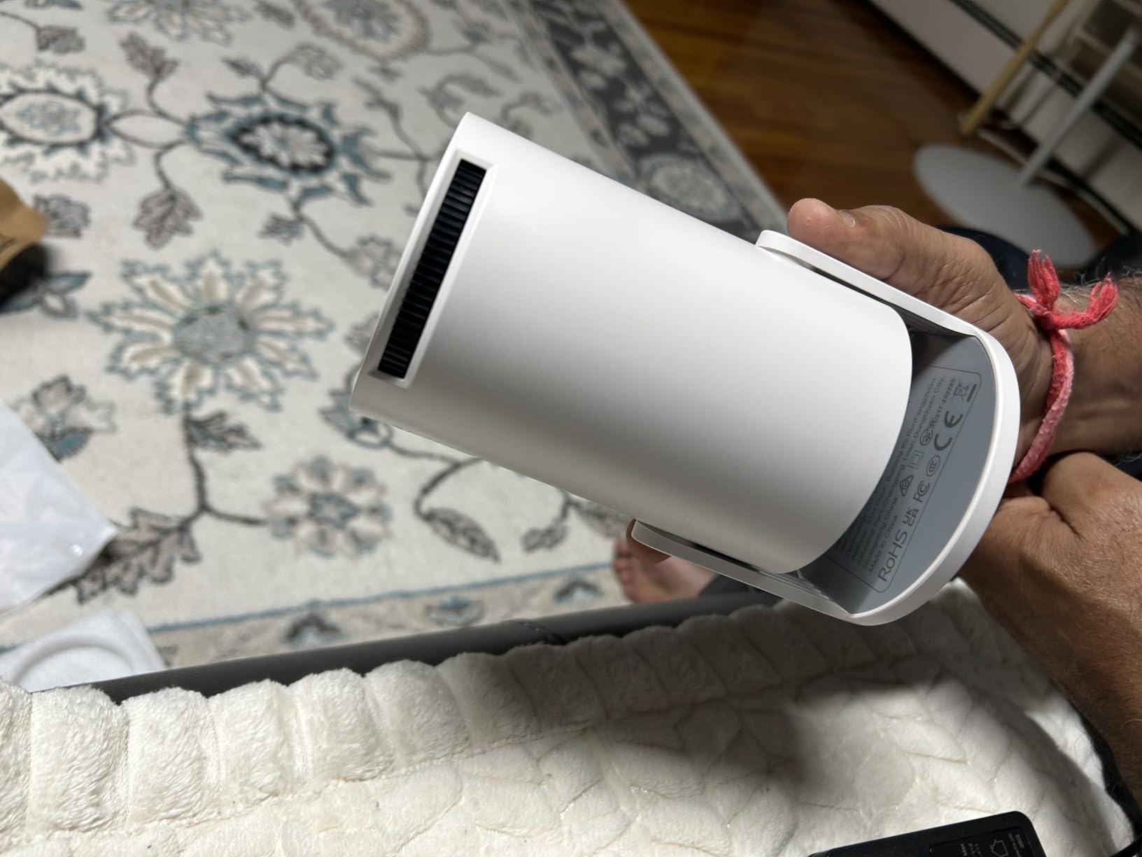 Alwtniet Mini Projector with WiFi 6 and Bluetooth 5.4, 4K Supported Portable Android 14 customer photo 2