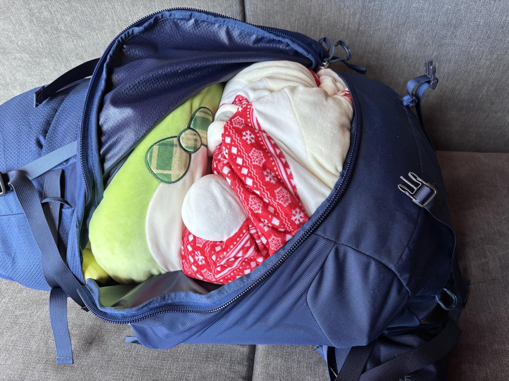 Osprey Kyte LT 35L Women's Backpacking Backpack - Lightweight Hiking & Travel Bag with Waterproof Raincover, Serenity Blue customer photo 2