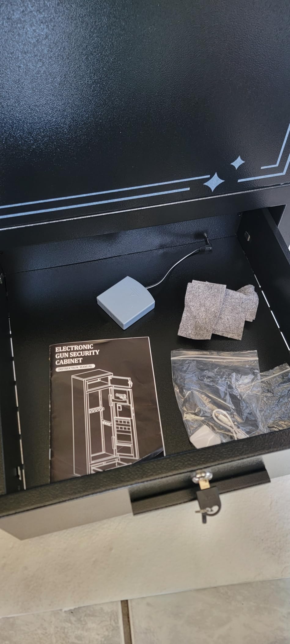 KAER 25 Biometric Gun Safe for Rifles and Pistols, Large Gun Cabinet for Home Rifle, Quick Access Gun Safe with Fingerprint, Removable Shelf & Pistol Pocket, No Assembly Required customer photo 2
