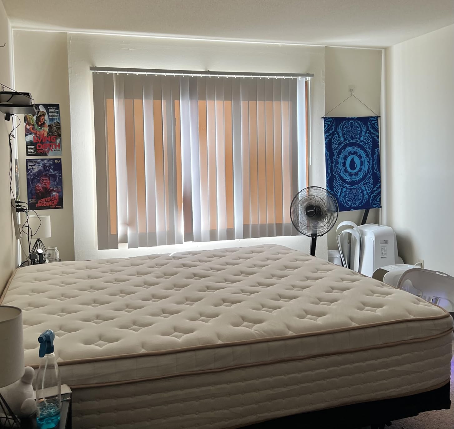 BedStory King Size Mattress - 14 Inch Hybrid Mattress King for Couples - Motion Isolation, Advanced Lumbar Support and Reinforced Edges - Fiberglass-Free, 365-Night Trial, CertiPUR-US Certified customer photo 1