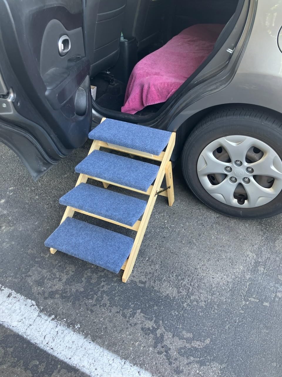 VEVOR Wood Pet Stairs, 5-Step Dog Stairs for Beds, Sofa & Cars, 150lbs Load Capacity, Folded Flat Design, Stable & Sturdy Cat & Dog Step Ladder for Small Medium Large Older Pet Puppy Essentials customer photo 1