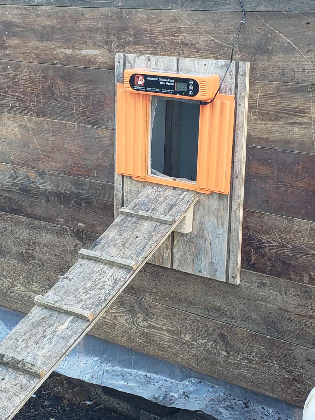 Automatic Chicken Coop Door Solar Powered, Extra Large Size, Anti-Pinch Design, Battery Powered Auto Chicken Door with Timer & Light Sensor, Solar Chiken Coop Door with Remote Control (50-100M) customer photo 1