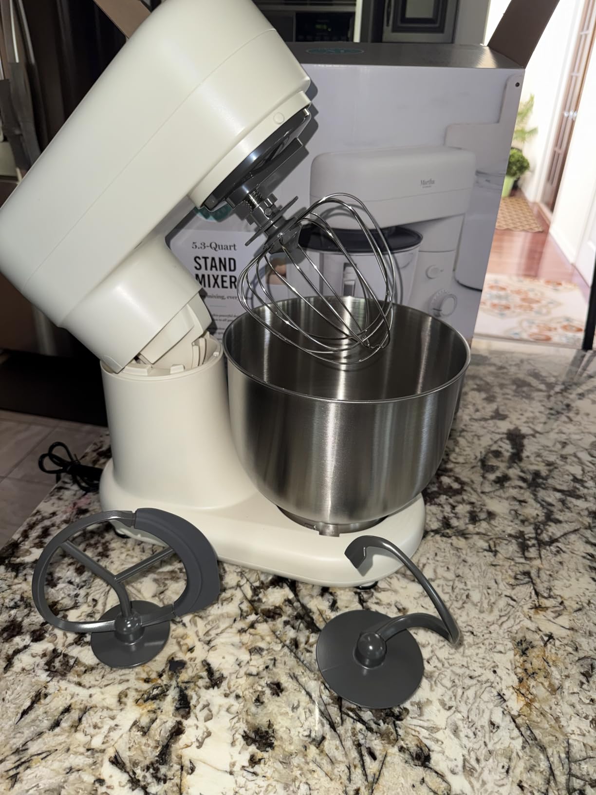 Martha Stewart 5.3Qt Stand Mixer, 12-Speed Tilt-Head Electric Kitchen Mixer with Stainless Steel Bowl, Dough Hook, Whisk and Beater, Splash Guard, Linen White customer photo 2
