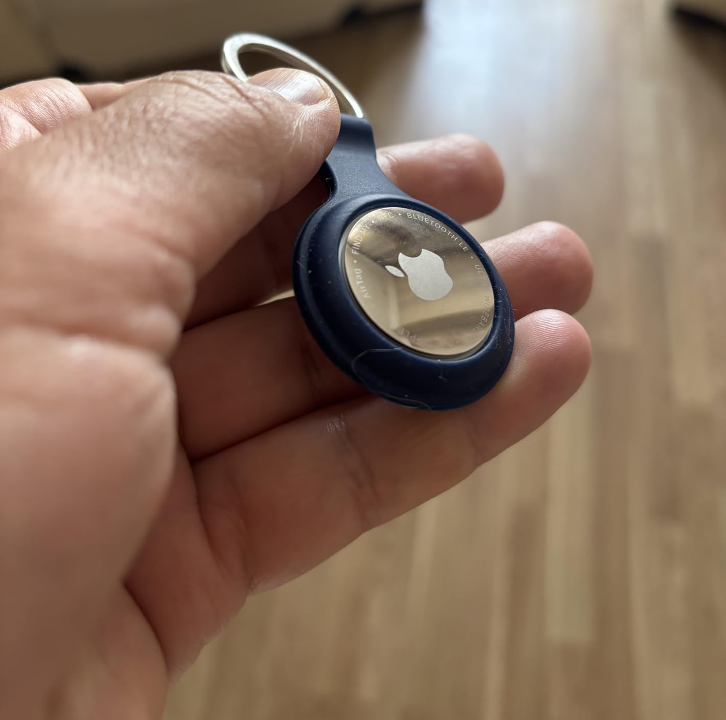 Apple AirTag (2nd Generation): Tracker for Keychain, Wallet, and More; Locator with Sound; Simple One-Tap Setup with iPhone or iPad; Key Finder with up to 1.5X Precision Finding Range customer photo 1