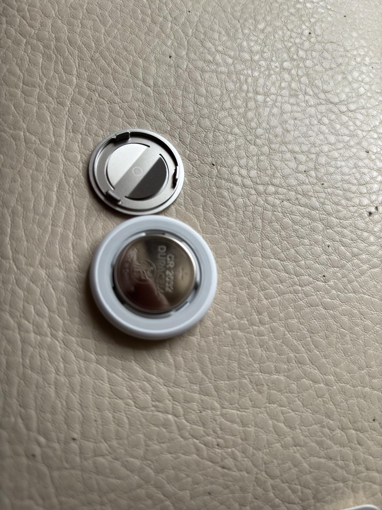 Apple AirTag (2nd Generation): Tracker for Keychain, Wallet, and More; Locator with Sound; Simple One-Tap Setup with iPhone or iPad; Key Finder with up to 1.5X Precision Finding Range customer photo 2