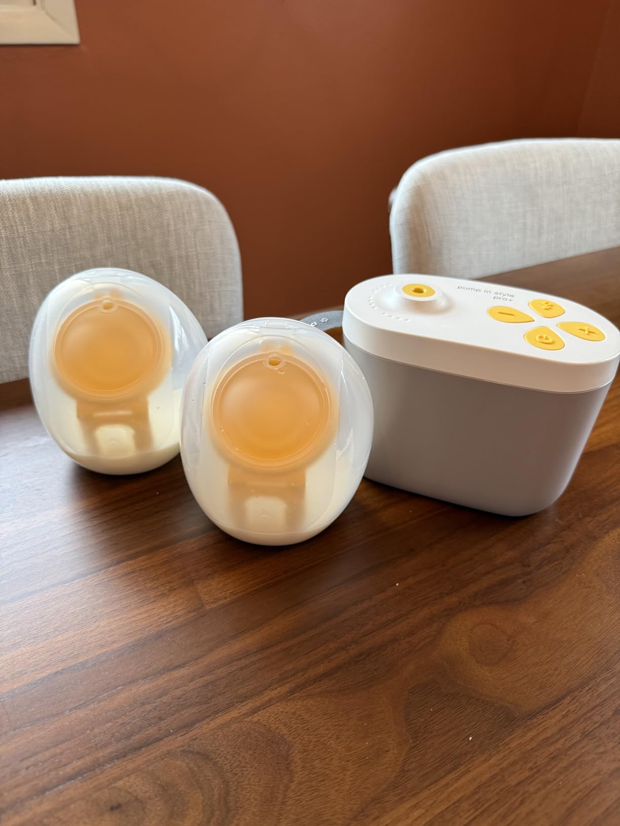 Medela Pump in Style Pro+ Hands-Free Breast Pump, Rechargeable, Wearable, Hospital Grade Breastpump customer photo 2