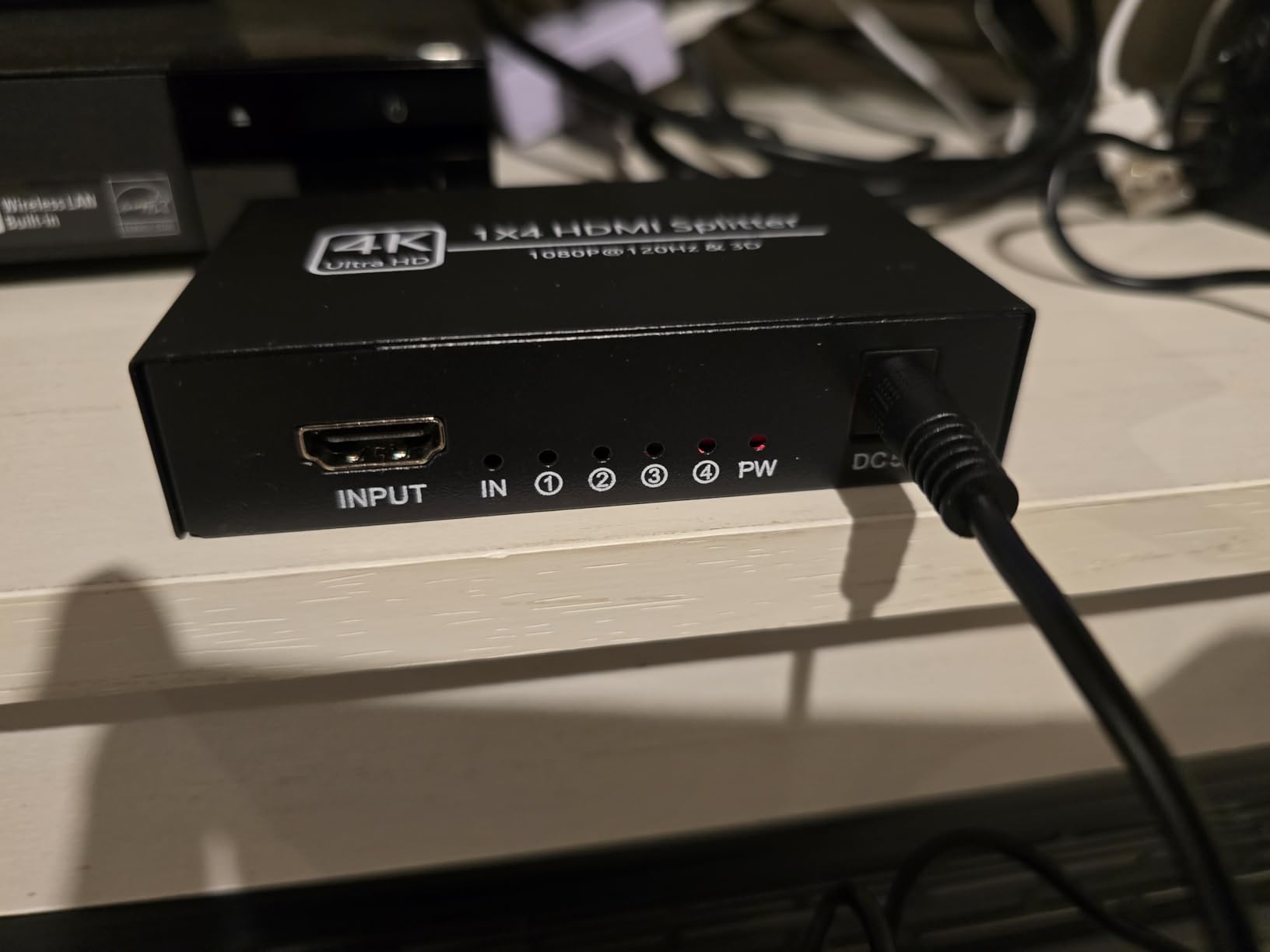 4K HDMI Splitter 1 in 4 Out, Supports 1080P@120Hz, Up to 100ft Long Distance Transmission, Powered 1x4 HDMI Splitter with 5V DC Power Adapter, Duplicate & Mirror Display for Multiple TVs and Monitors customer photo 2