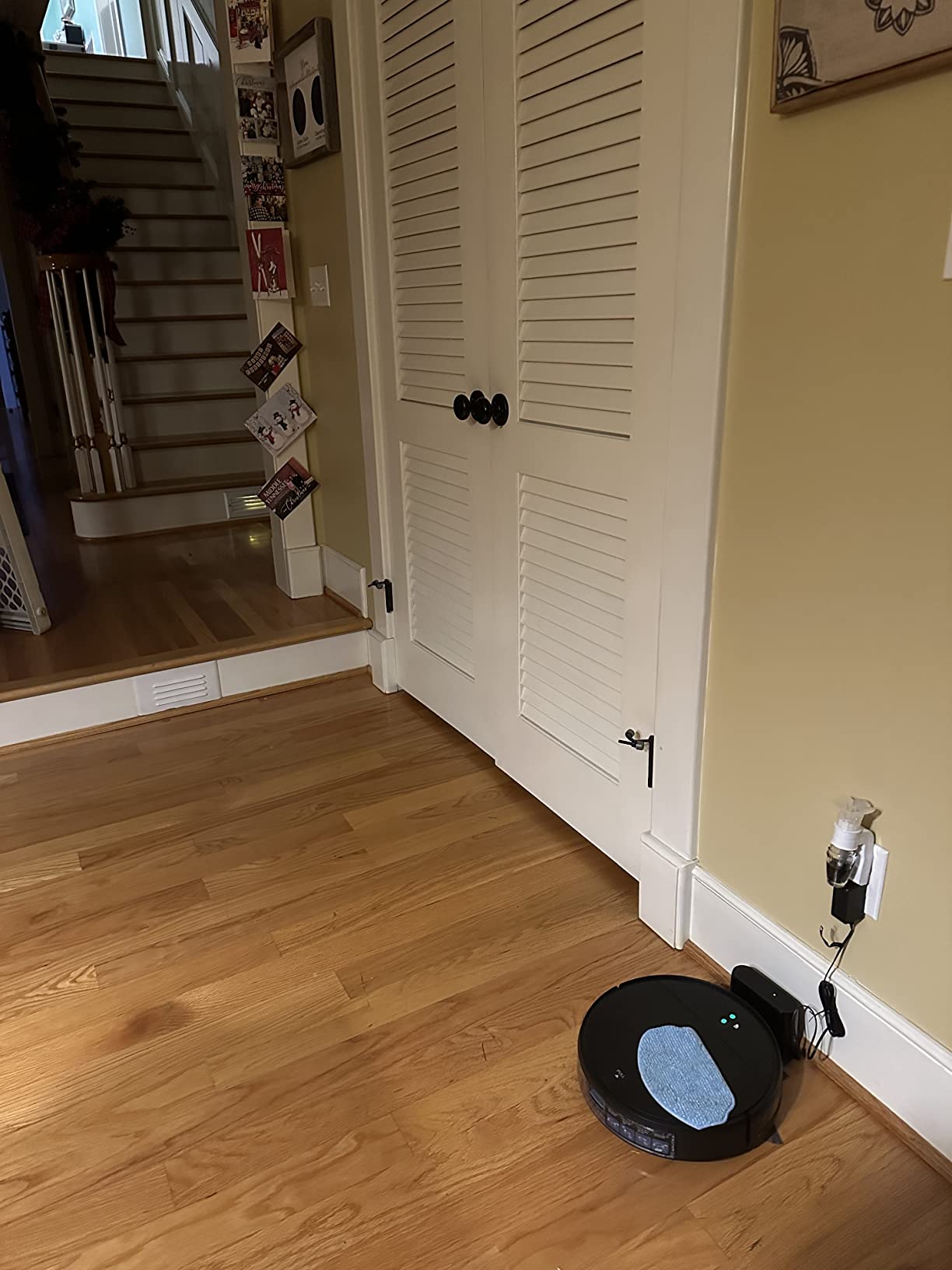 MAMNV Robot Vacuum and Mop, 11500 Pa Suction, 3-in-1 Robotic Vacuum with Smart LiDAR Navigation, 90 Day Self-Emptying,160 Min Runtime,App/Alexa/Voice Control, Ideal for Pet Hair, Carpet & Hard Floor customer photo 2