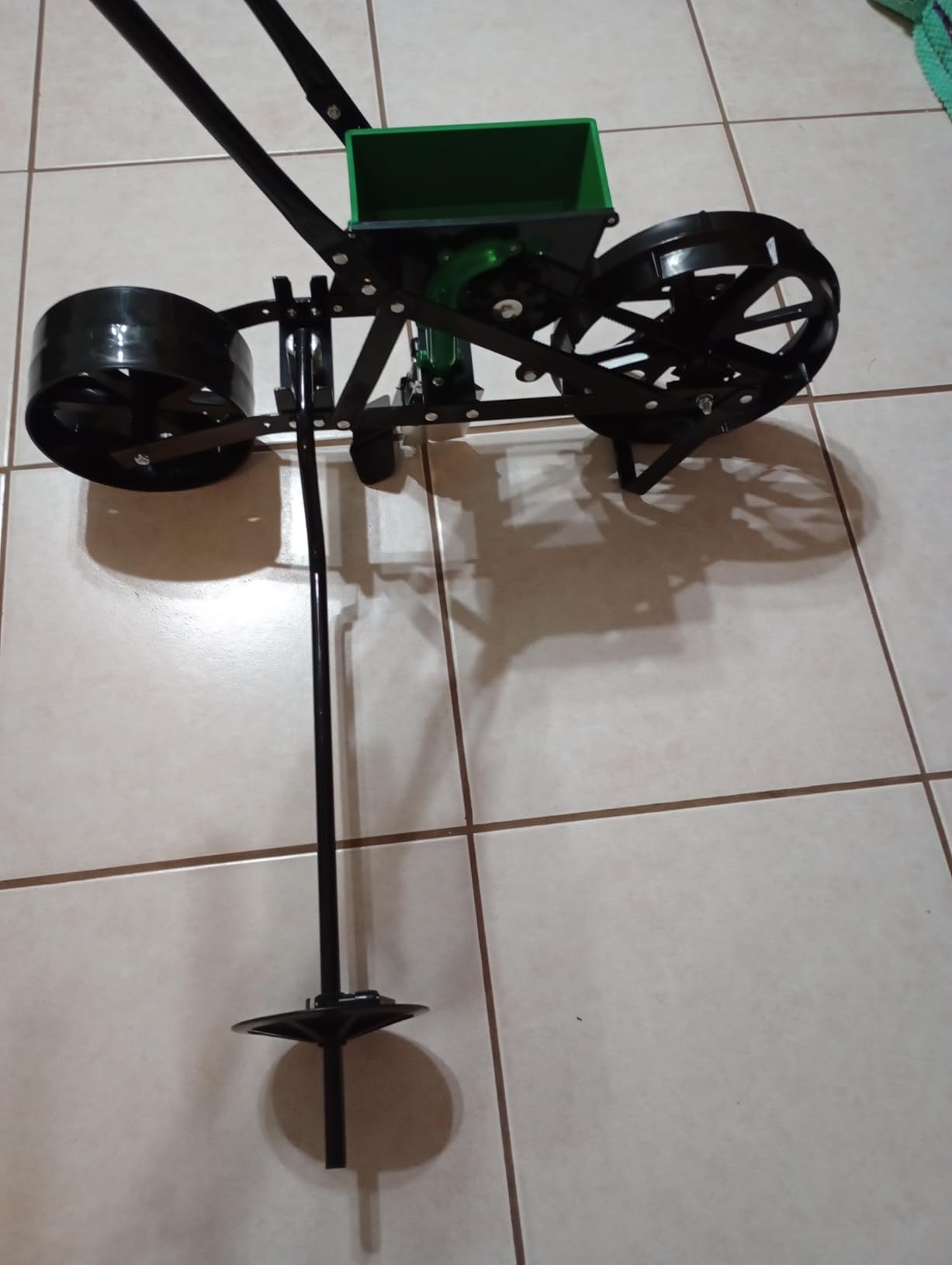 Chapin 8701G Garden Push Seeder Planter, 6 Seed Plates for up to 20 Varieties of Seeds, Zinc Plow Blade, Row Marker customer photo 2