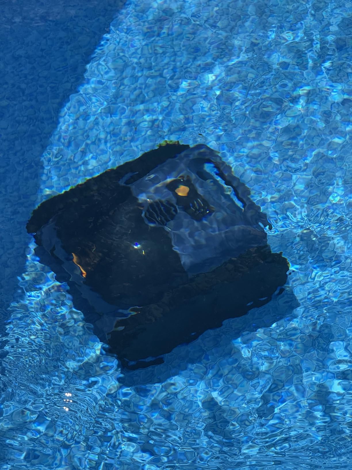 Cordless Robotic Pool Vacuum with Smarter Navigation & Track Drive, Dual 180W Brushless Motors, Wall & Waterline Climbing, 150-Min Runtime, for Inground & Above-Ground Pools up to 2,150 Sq. Ft. customer photo 2