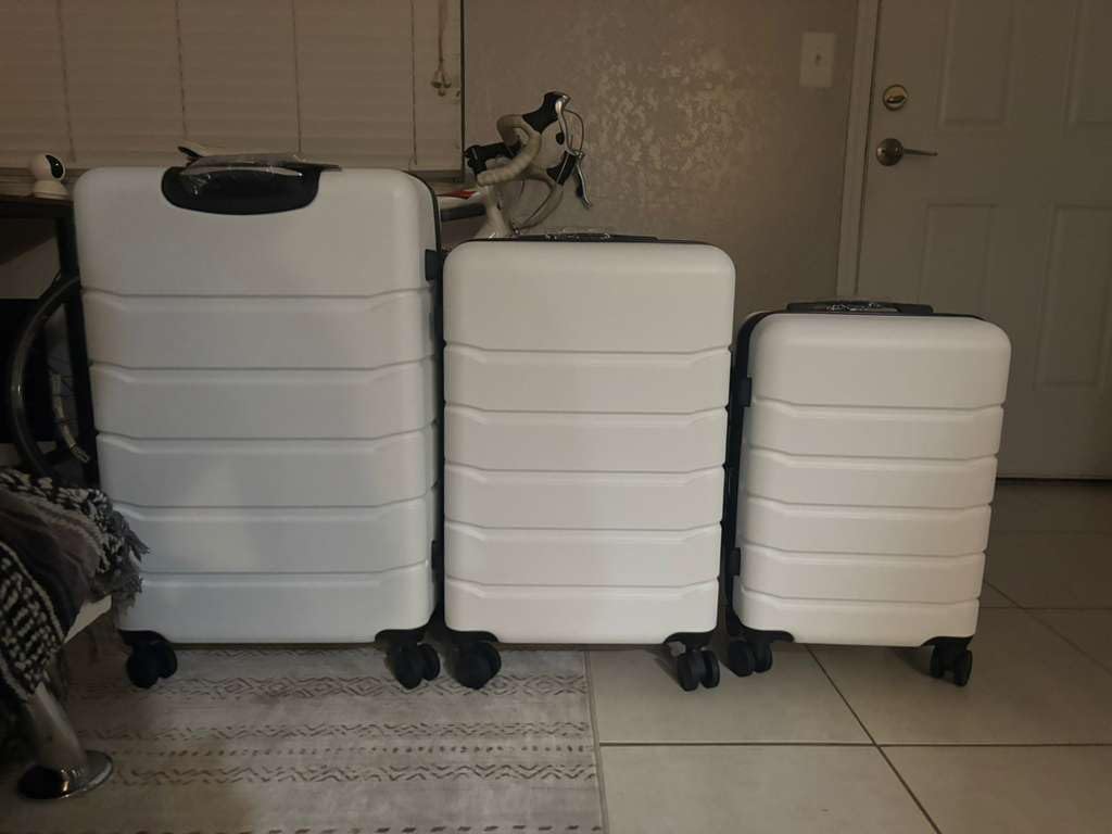 OLIXIS 28 Inch Luggage, Hardside Checked Suitcase with Spinner Wheels, Lightweight ABS Hard Shell Travel Luggage, TSA Approved Lock, Expandable Large Suitcase - Black customer photo 1