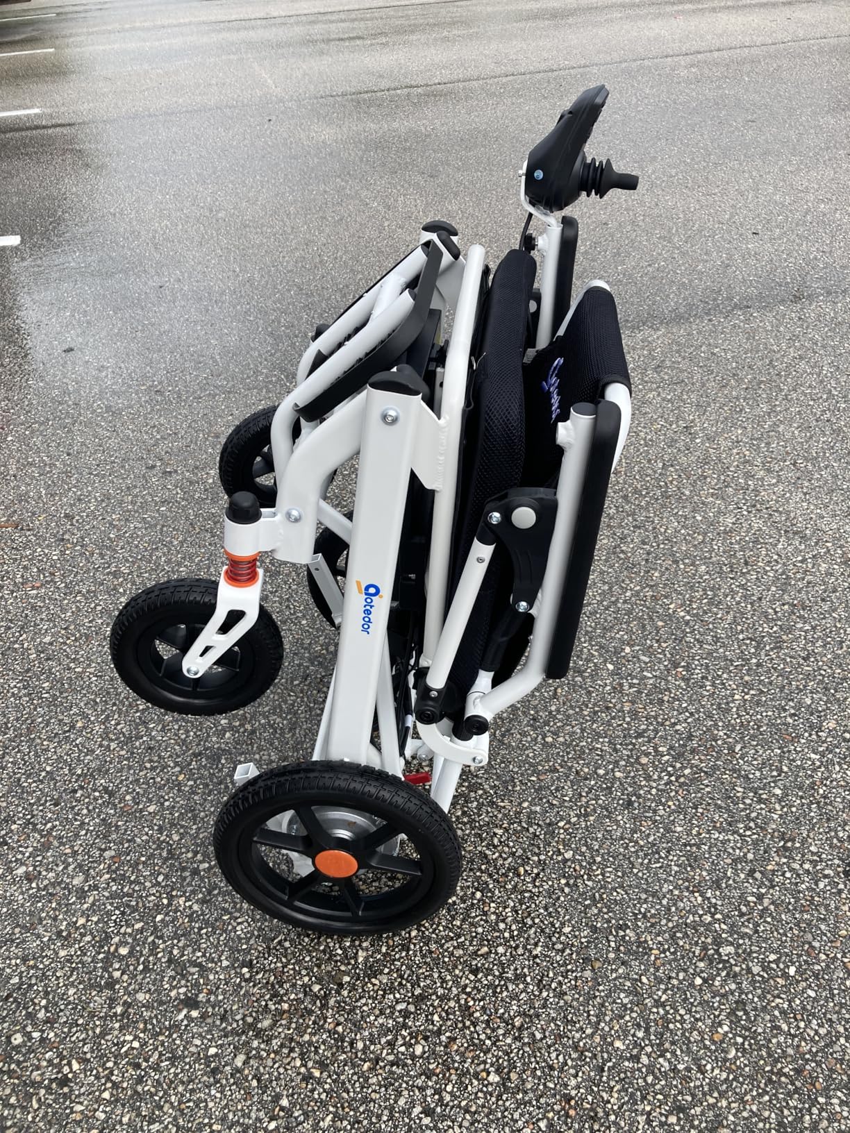 [2026 Upgraded] Aotedor Lightweight Electric Wheelchair for Adults, Only 39 lbs Foldable Power Wheelchair, Up to 30 Miles Range, Dual Batteries, Ergonomic Comfort, Suspension Support, Airline Approved customer photo 1