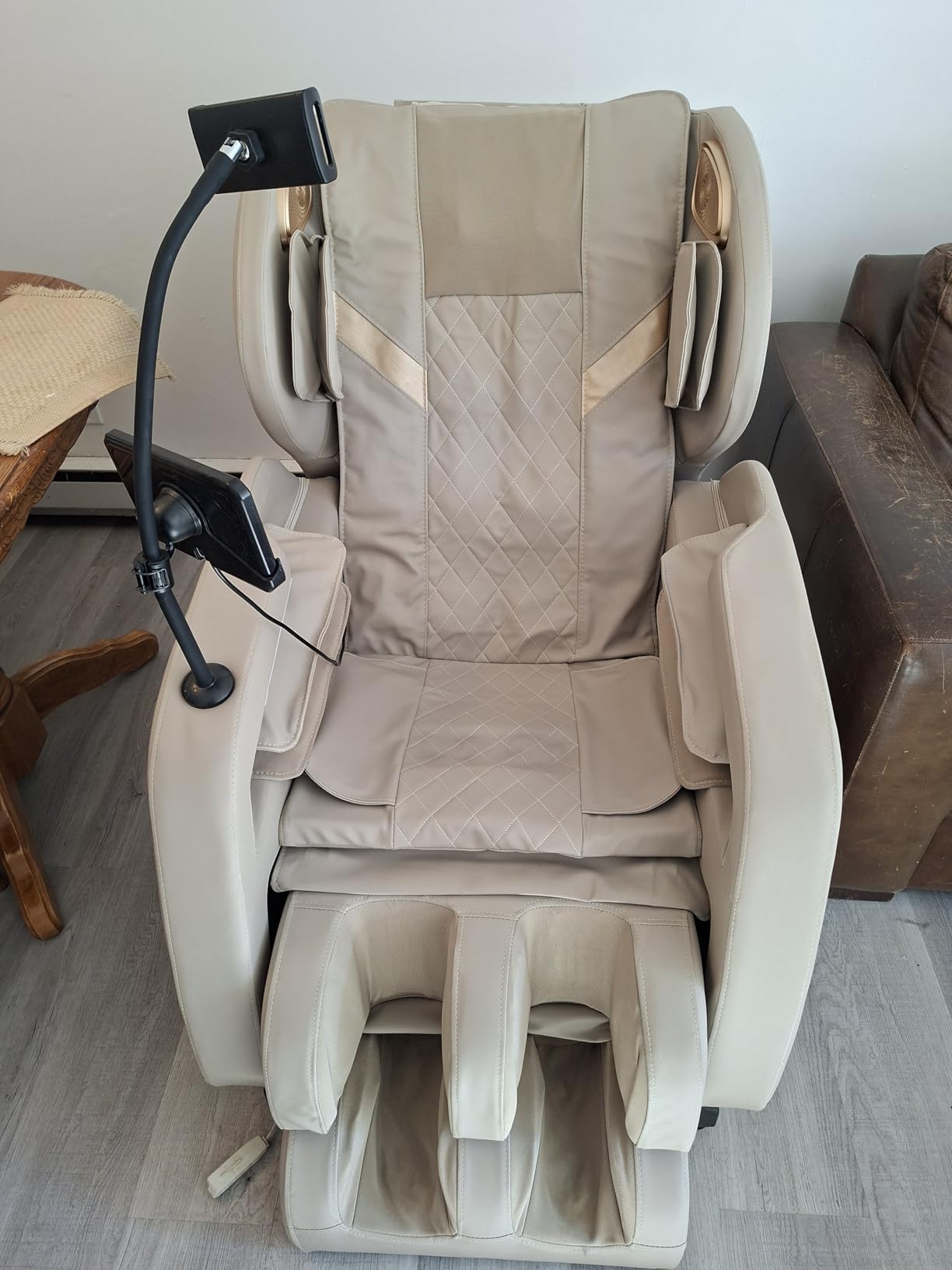 2026 Massage Chair, Massage Chairs Full Body and Recliner with 10 Fixed Points, Zero Gravity, Wood Grain Leather, Foot Massage, Airbags, Lumbar Heating, Bluetooth and Control Screen customer photo 2