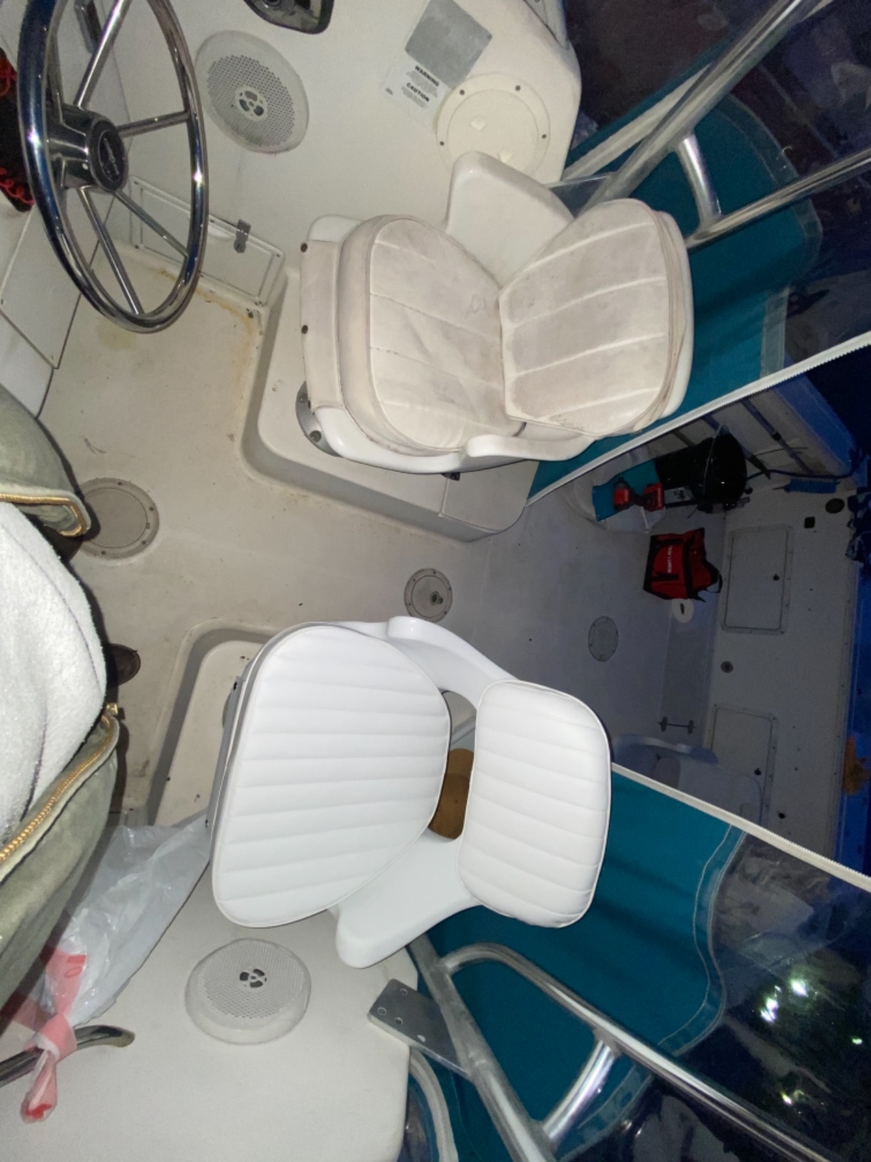 Moeller Marine ST2000-HD Boat Helm Seat and Cushion, Includes Mounting Plate, White customer photo 2