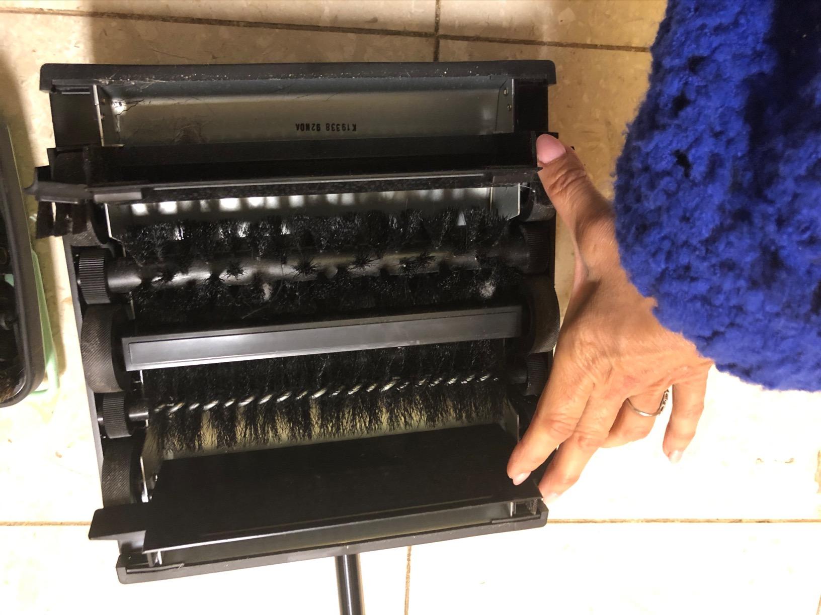 Bissell Natural Sweep Carpet and Floor Sweeper with Dual Brush Rotating System and 2 Corner Edge Brushes, 92N0A, 4.2 lb. customer photo 1