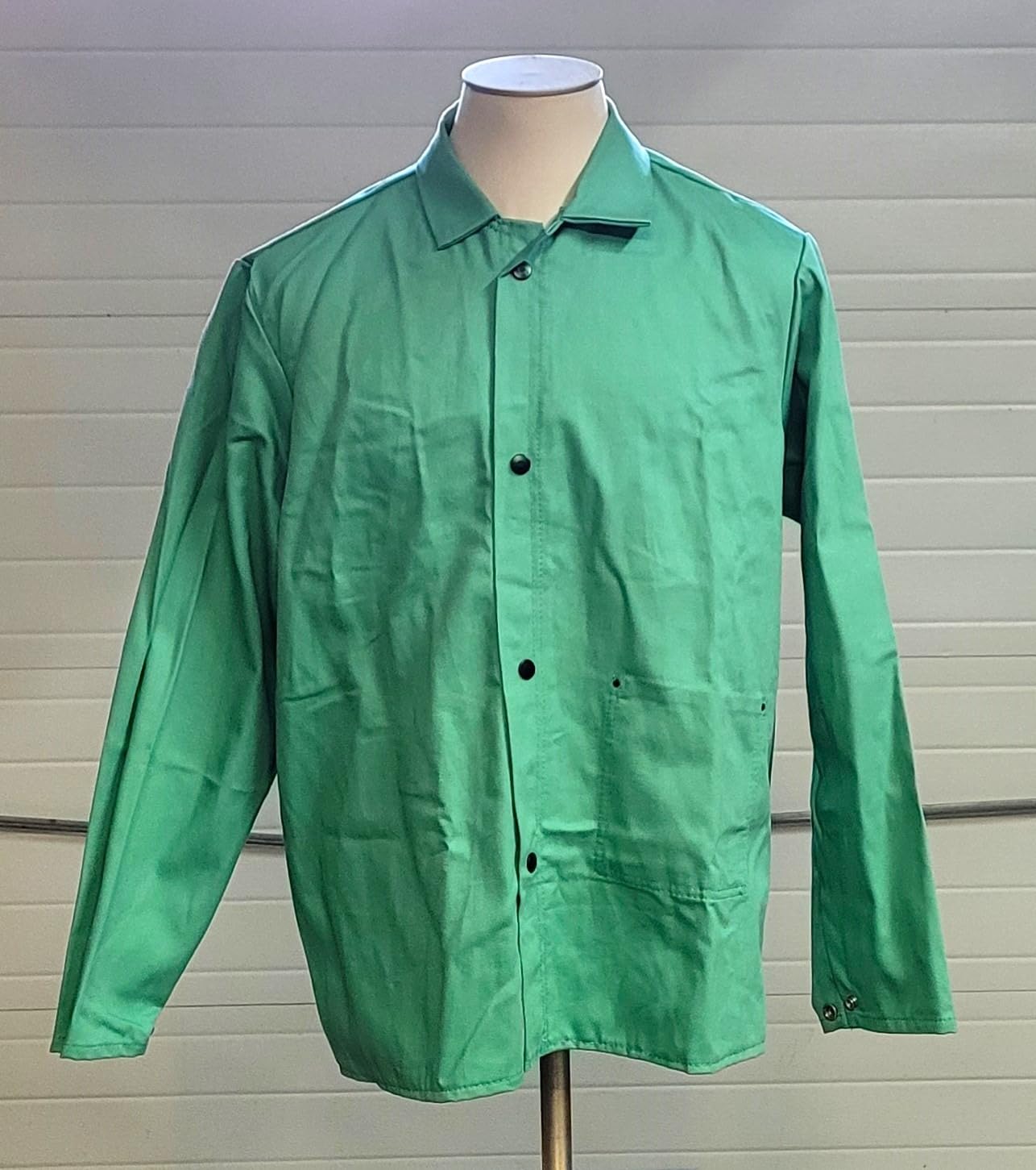 MAGID SparkGuard Flame Resistant Green Welding Jacket | 9 oz. Lightweight 100% Cotton Sateen | ASTM D6413 | Men's | 1830 customer photo 1