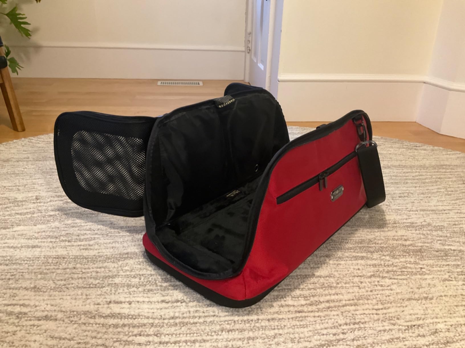 Sleepypod Air In-Cabin Pet Carrier, Strawberry Red customer photo 2