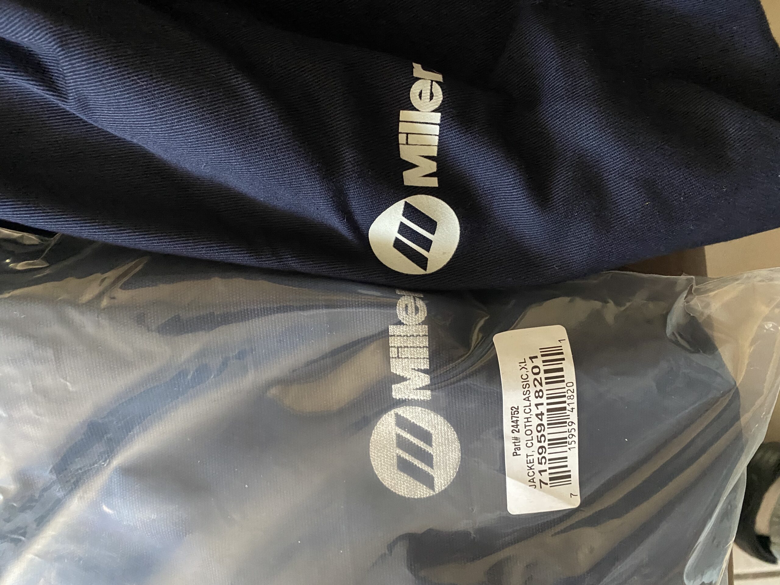 Miller Classic Cloth Jacket - 9oz Navy Cotton Welding Jacket XL - Everyday-Use Welder Jacket for Men & Women - Flame Resistant customer photo 2