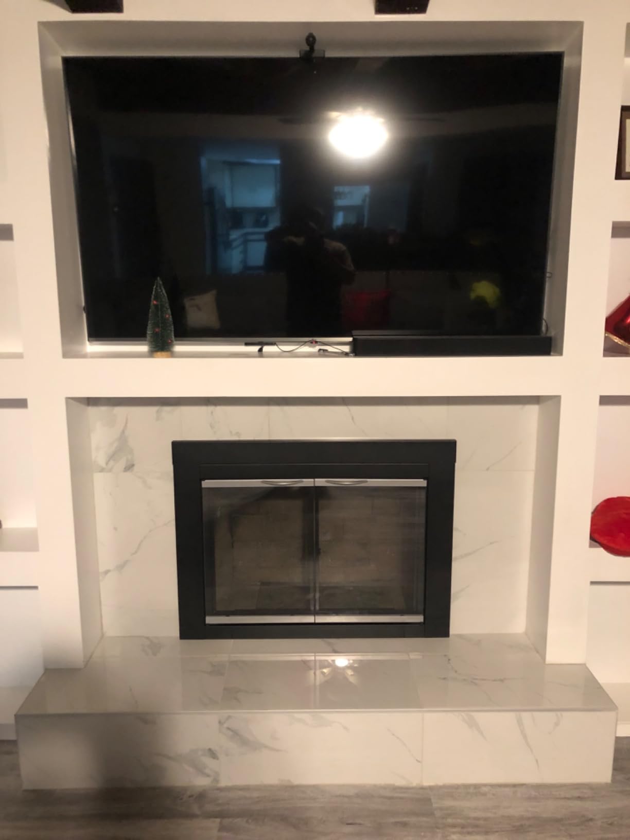 Pleasant Hearth Alsip Sunlight Nickel Glass Firescreen Door, Small customer photo 2