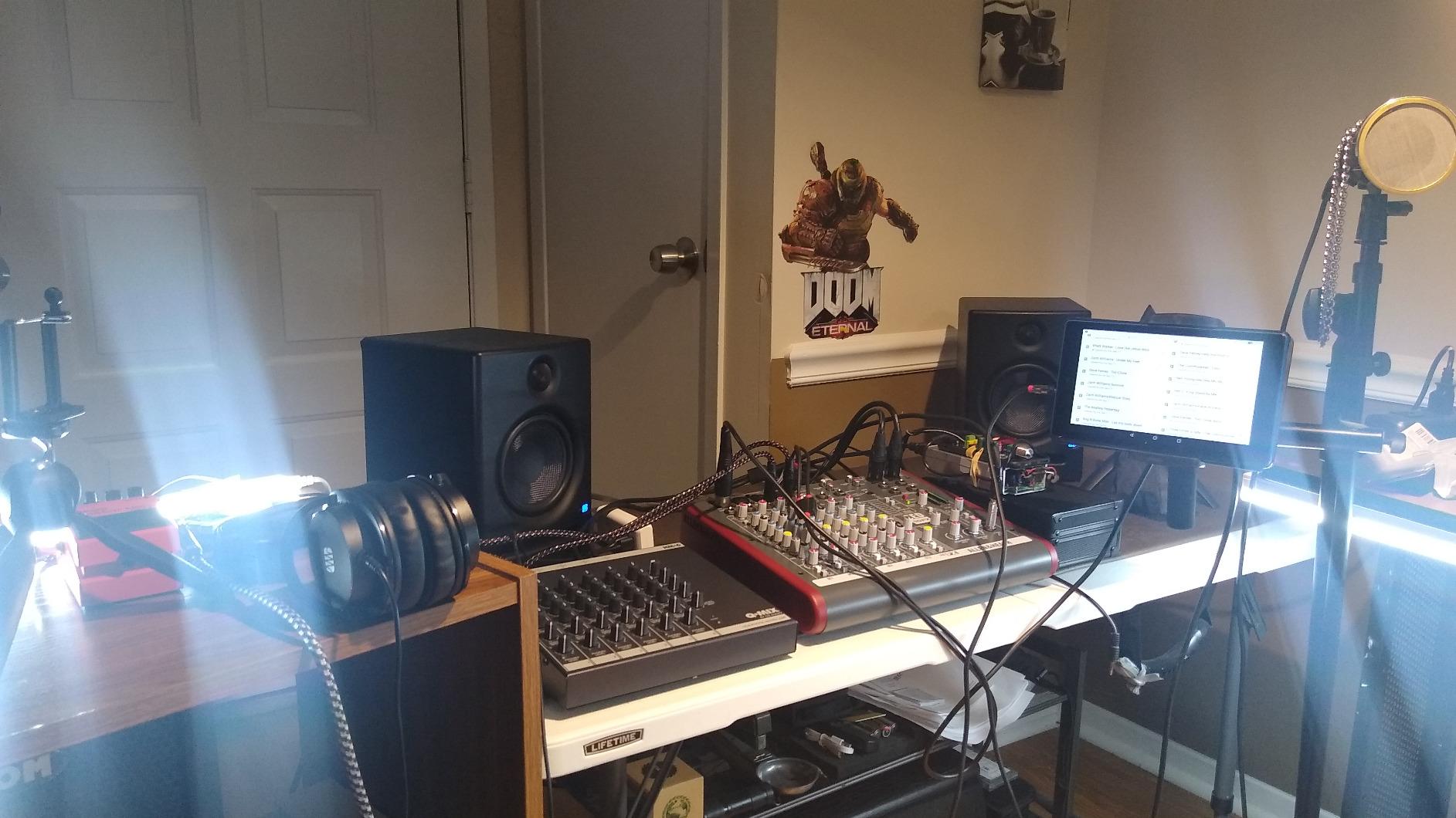 Allen & Heath ZED-10FX - Touring Quality Audio Mixer with 2 Mic/Line, 2 Mic/Line/DI, 3 Stereo Line, Onboard FX and USB I/O customer photo 1