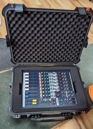 Soundcraft EPM8 High-Performance 8-channel Audio Mixer customer photo 2
