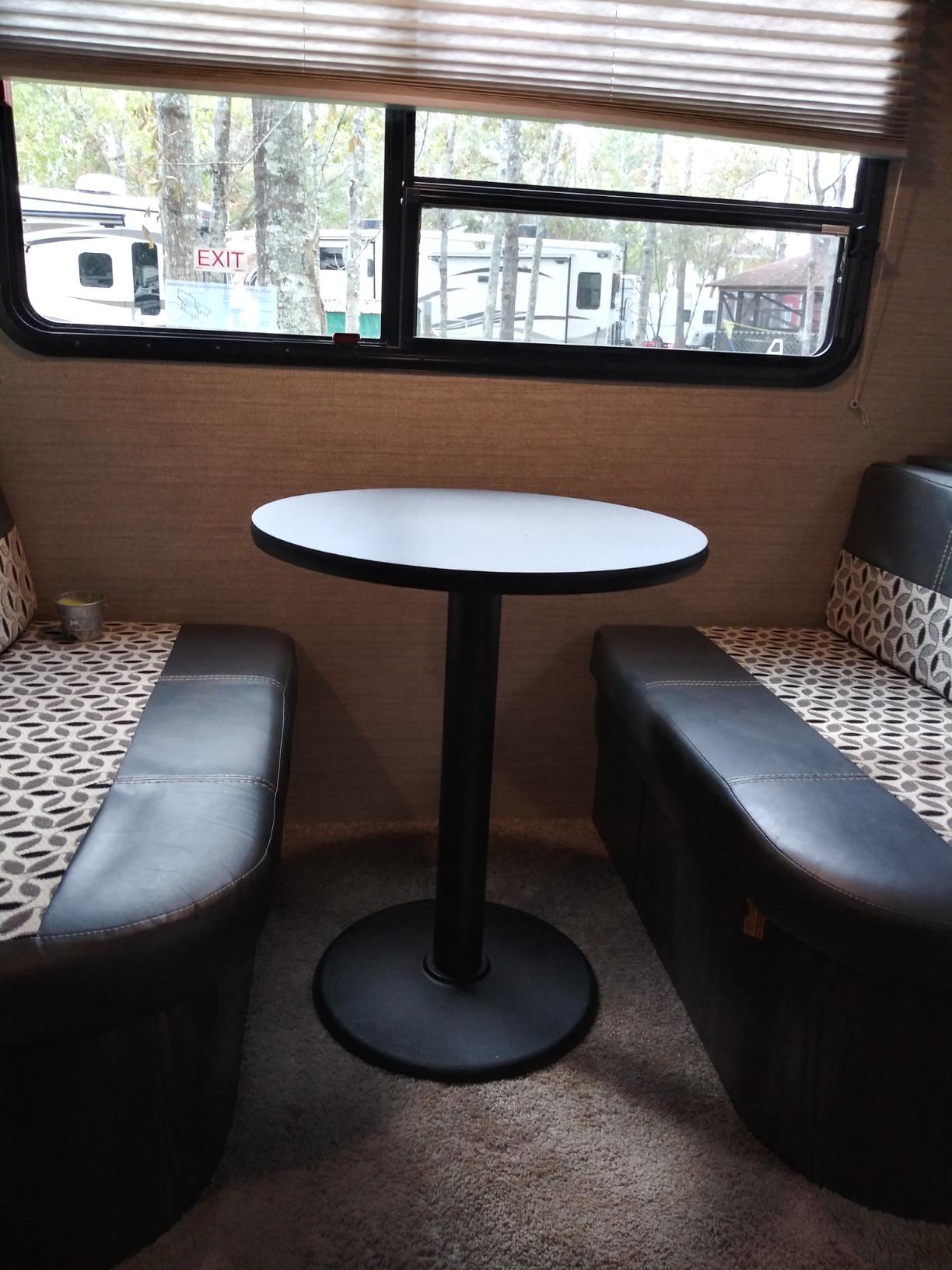 Flash Furniture Beverly 18
