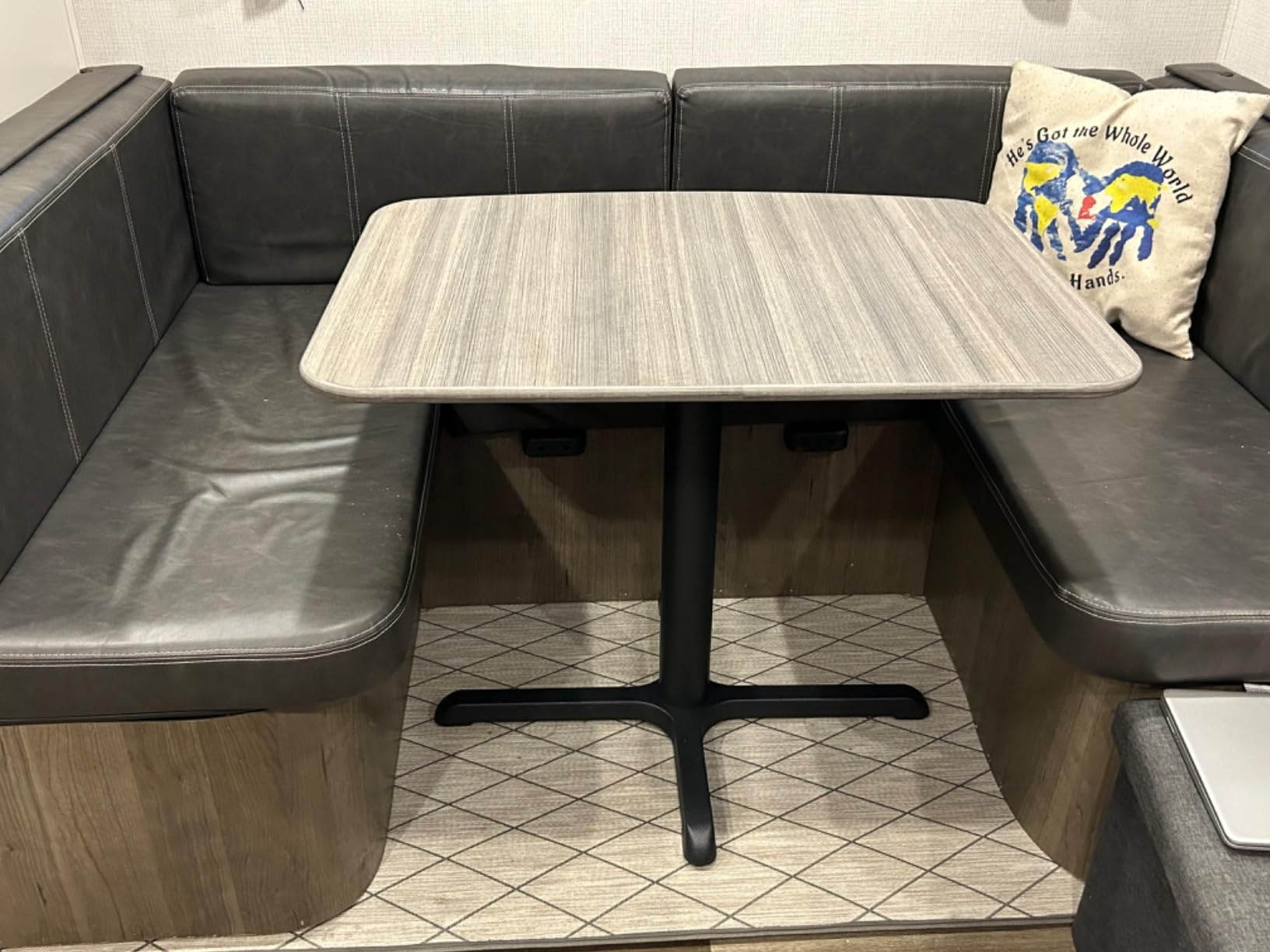 Flash Furniture Beverly 23.75