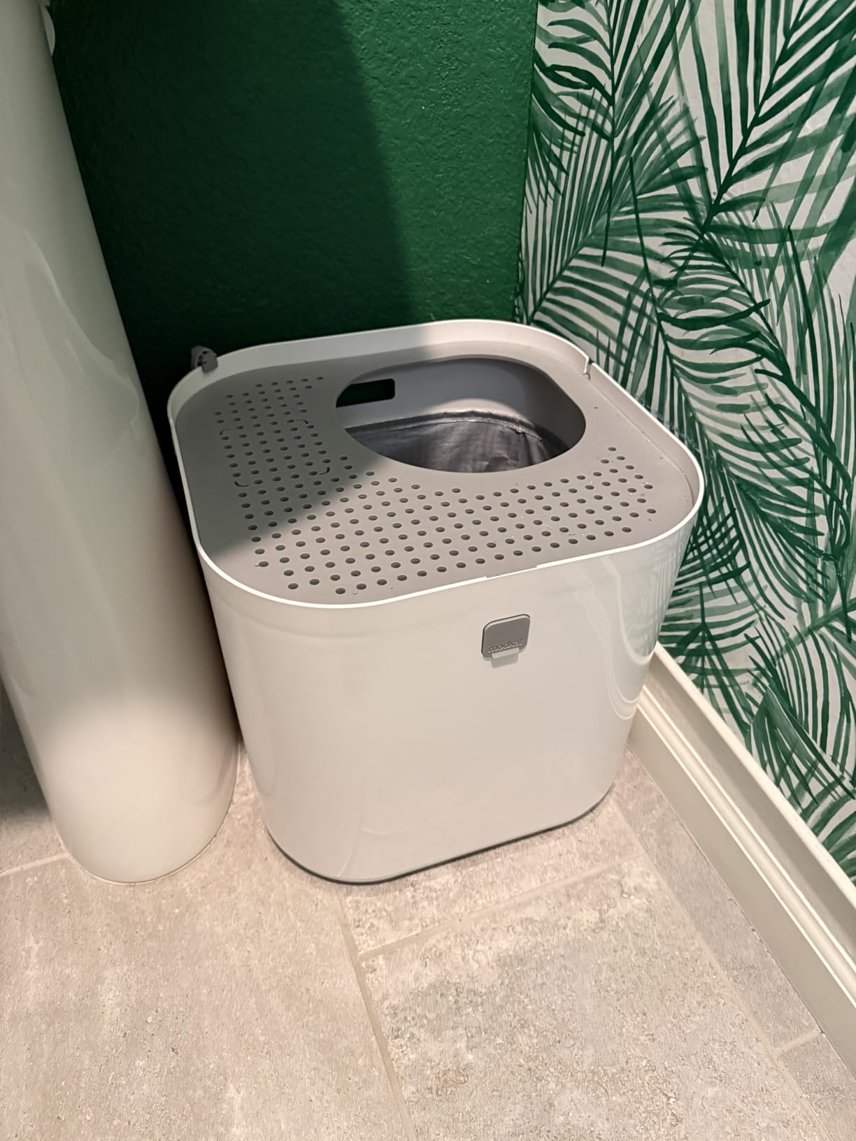 Modkat Top-Entry Litter Box - Covered Cat Litter Box with Swivel Lid - Full Height Seamless Base, Leak-Proof, Reduces Litter Tracking - Reusable Liner & Sifting Scoop Included (Black) customer photo 1