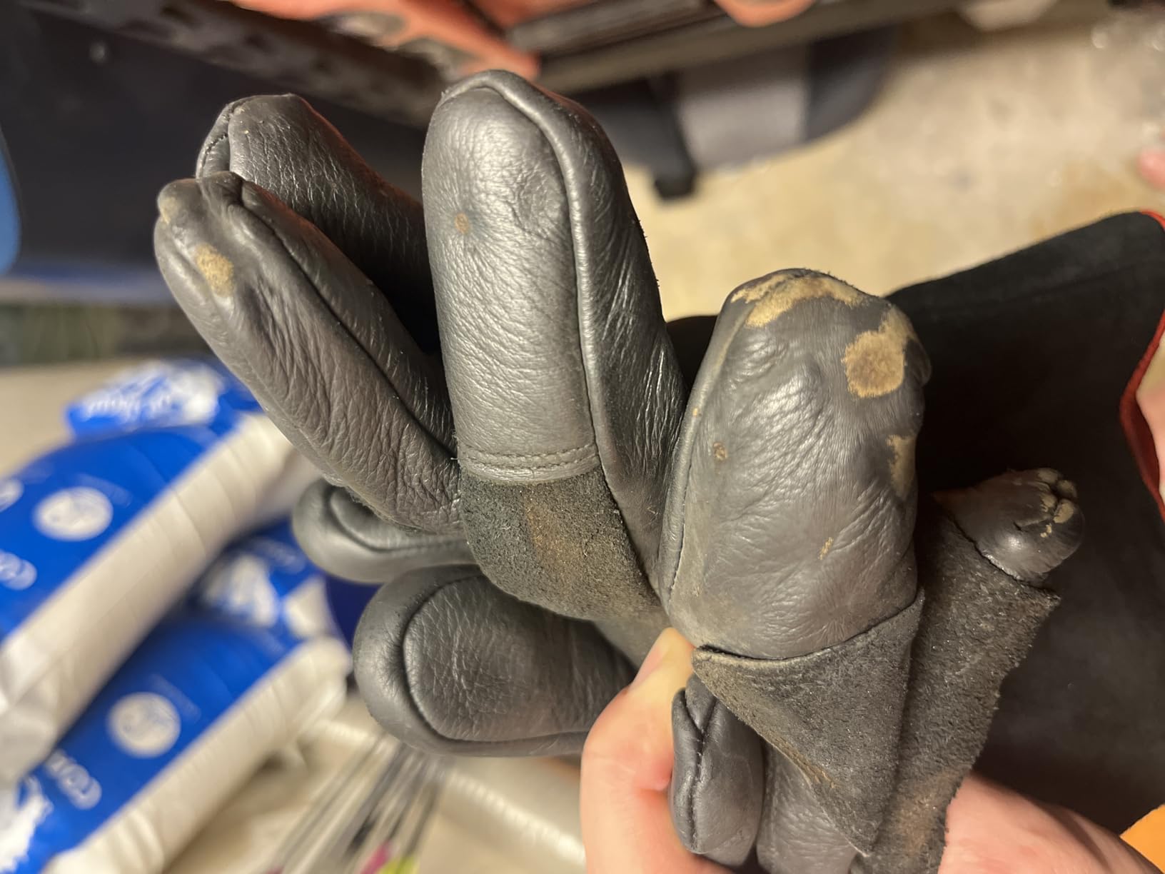 Lincoln Electric Premium Leather MIG Stick Welding Gloves | Heat Resistance & Dexterity| Large | K2980-L, Black, Red customer photo 2
