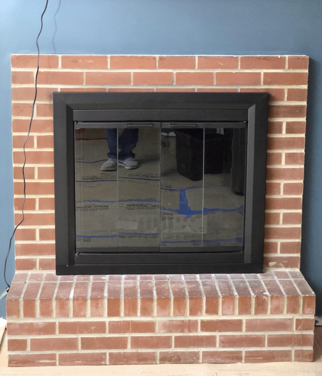 Pleasant Hearth Clairmont Fireplace Glass Door, Medium (CM-3011), Black customer photo 1