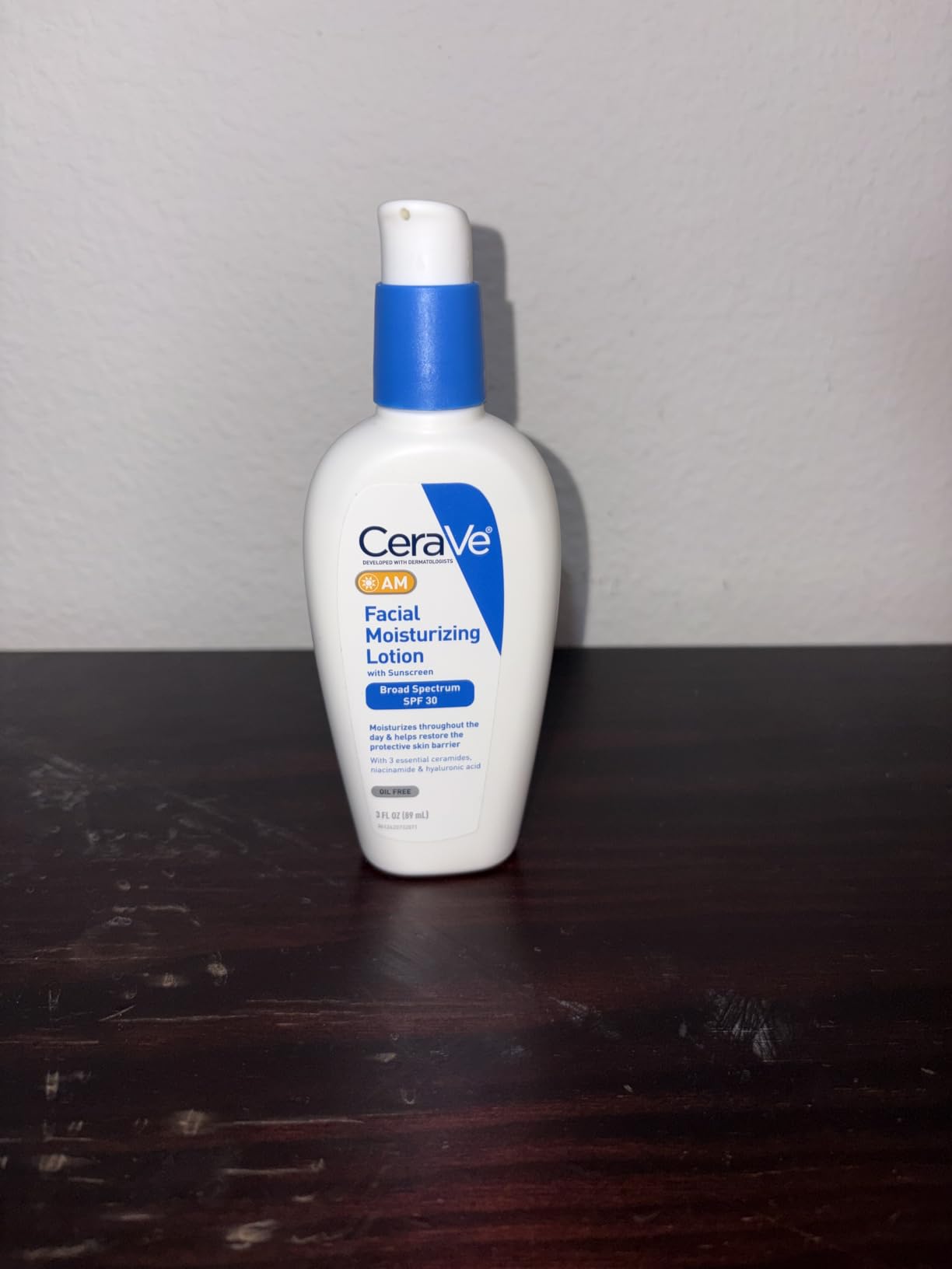 CeraVe AM Facial Moisturizing Lotion with SPF 30, Oil-Free Face Moisturizer with Sunscreen, Hyaluronic Acid, Niacinamide & Ceramides, 3 Ounce customer photo 2