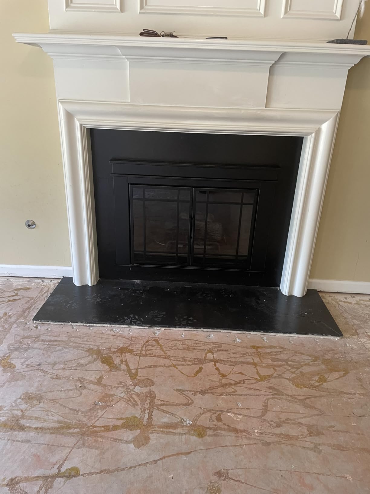 Pleasant Hearth Fillmore Glass Firescreen, Width: 30