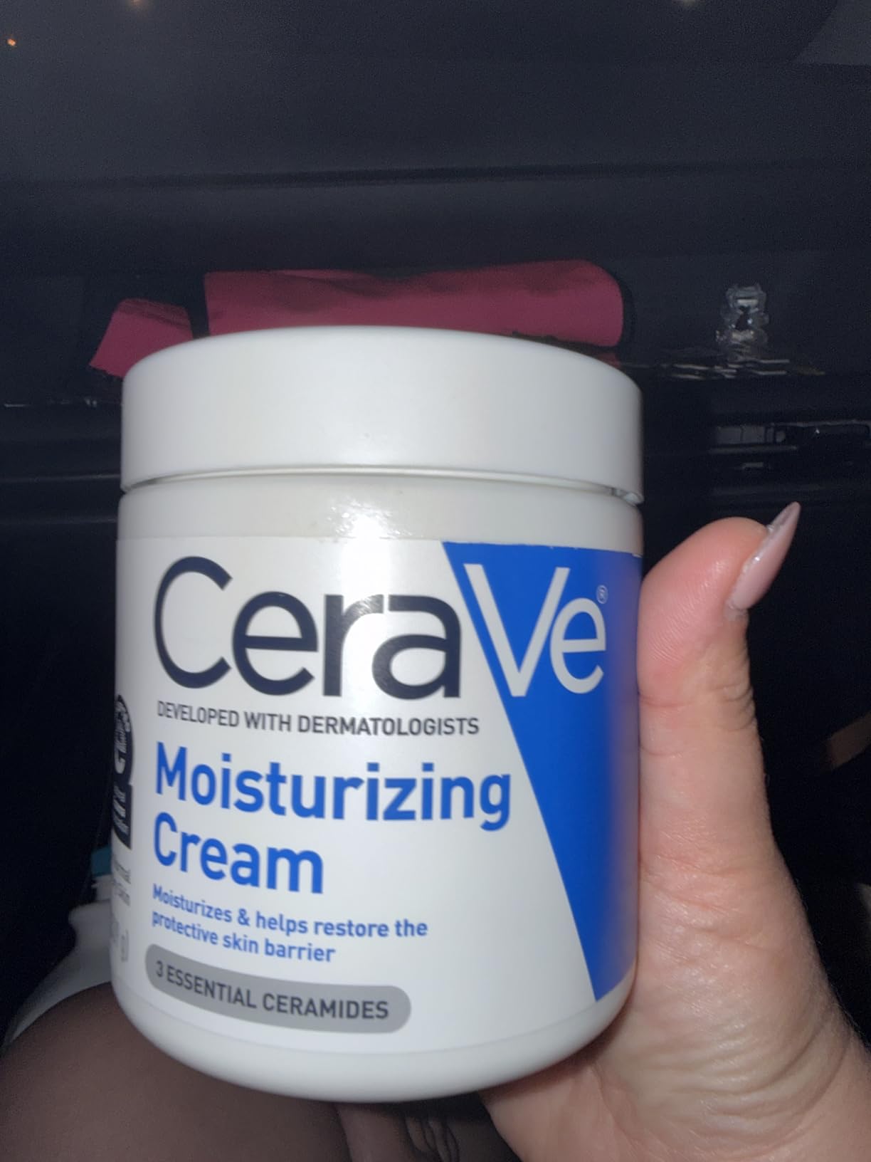 CeraVe Moisturizing Cream, Body and Face Moisturizer for Dry Skin, Body Cream with Hyaluronic Acid and Ceramides, 19 Ounce customer photo 1